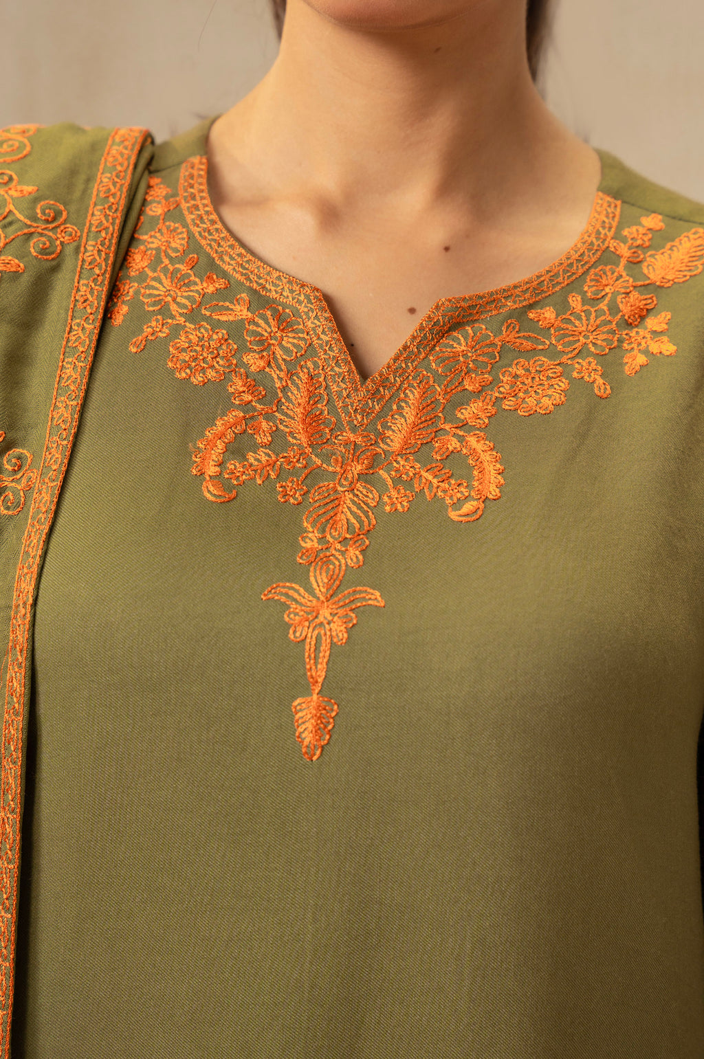 UNSTITCHED EMBROIDERED SUIT