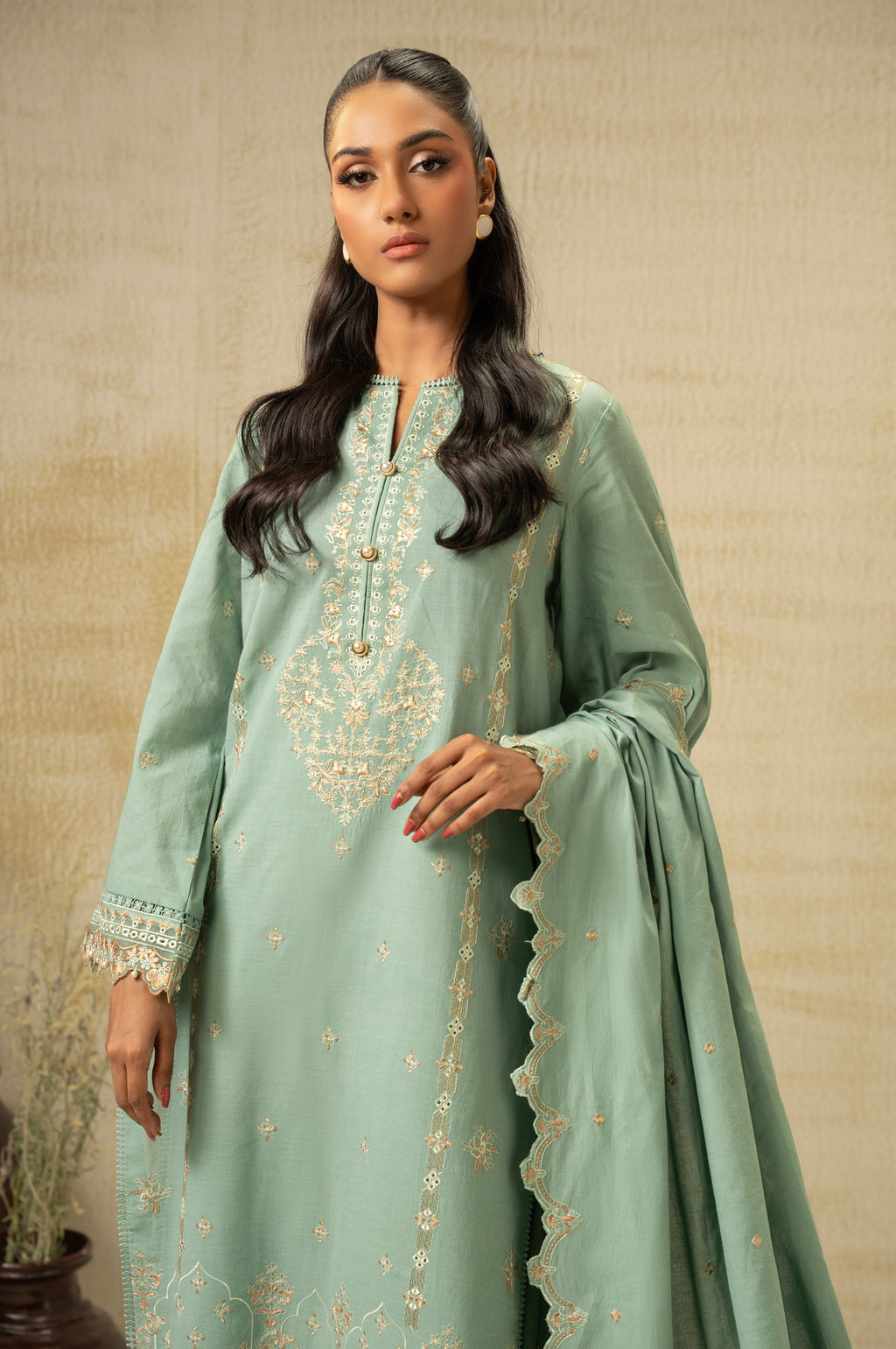 UNSTITCHED EMBROIDERED SUIT