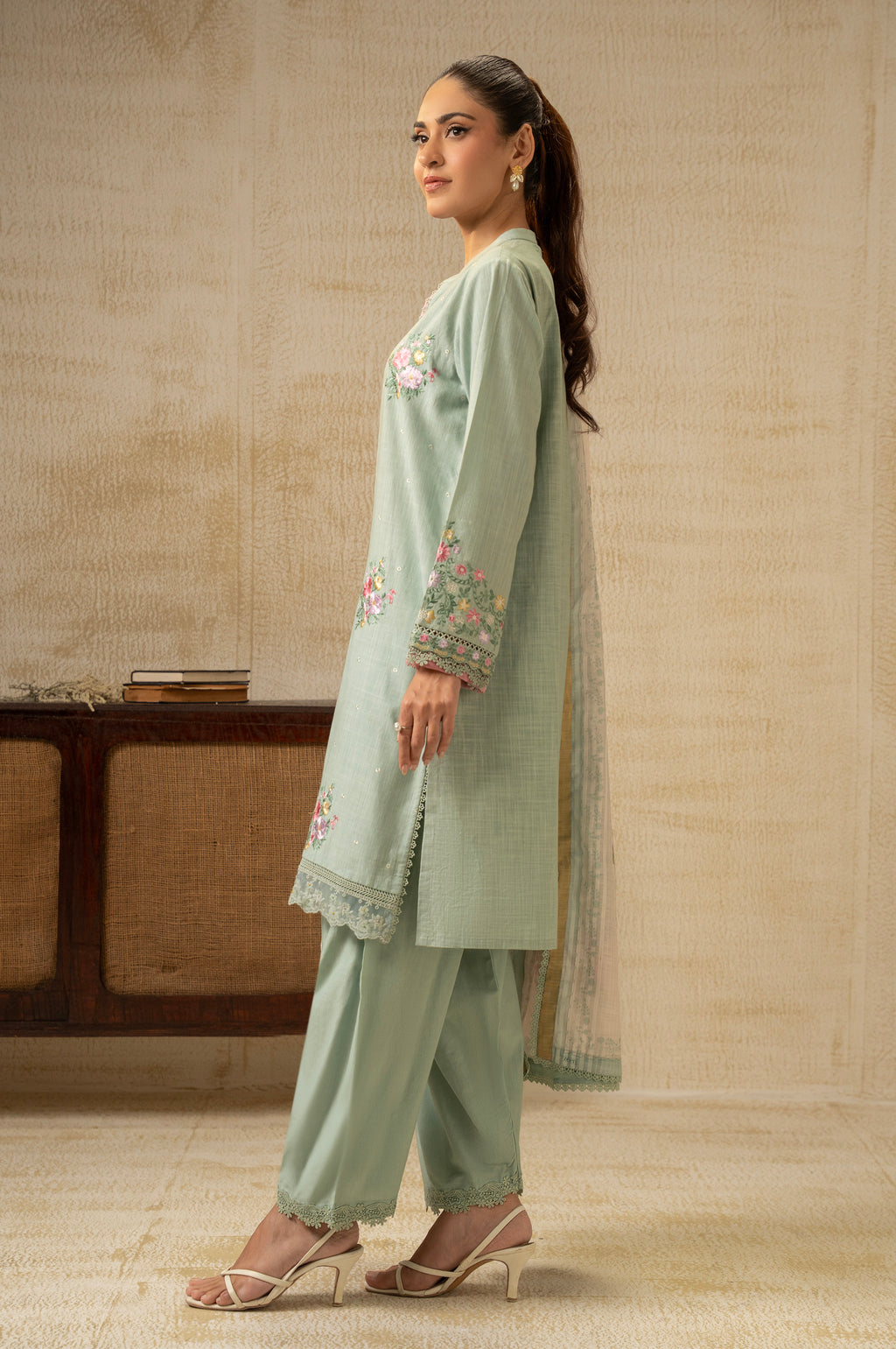 UNSTITCHED EMBROIDERED SUIT