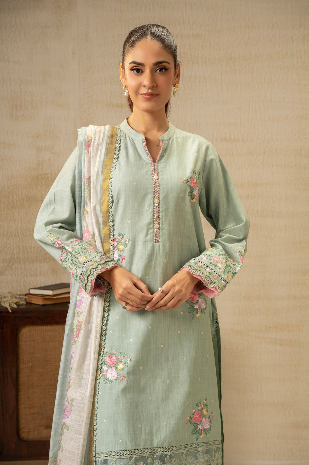 UNSTITCHED EMBROIDERED SUIT