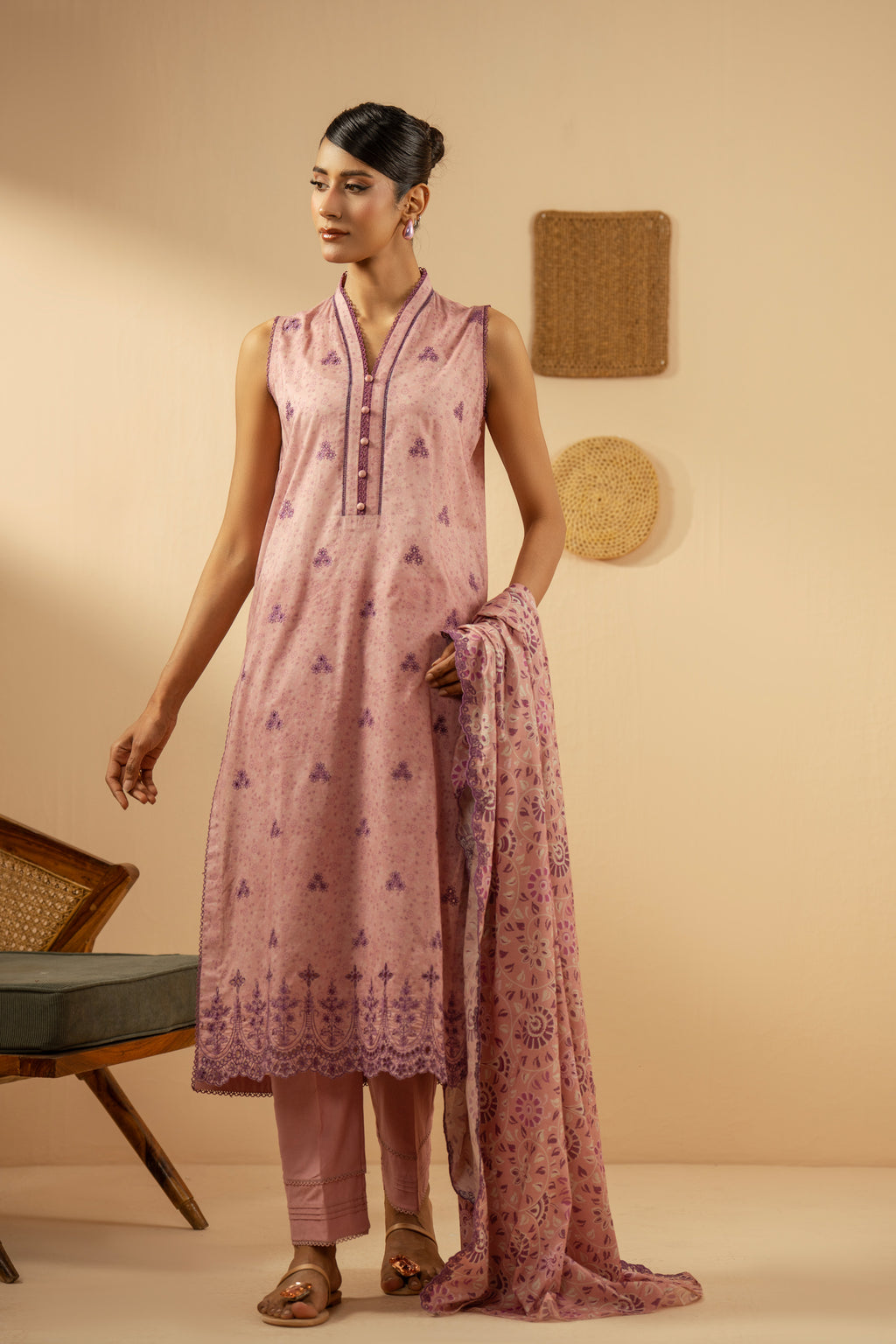 EMBROIDERED LAWN UNSTITCHED 3 PIECE SUIT