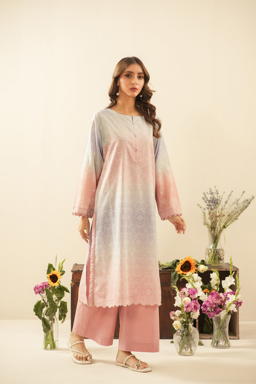 PRINTED LAWN UNSTITCHED 3 PIECE SUIT