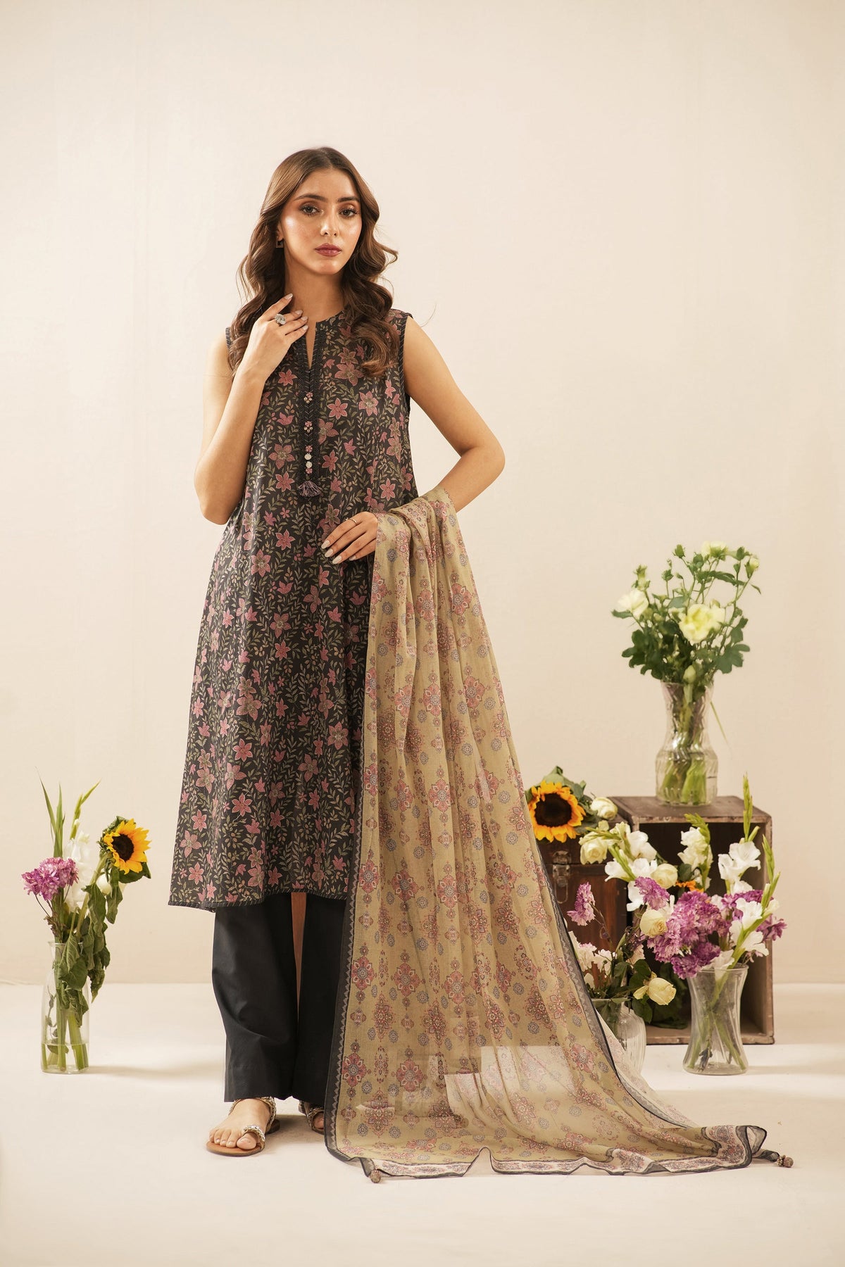 PRINTED LAWN UNSTITCHED 3 PIECE SUIT