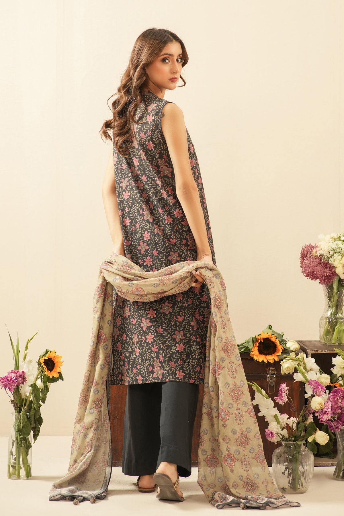 PRINTED LAWN UNSTITCHED 3 PIECE SUIT