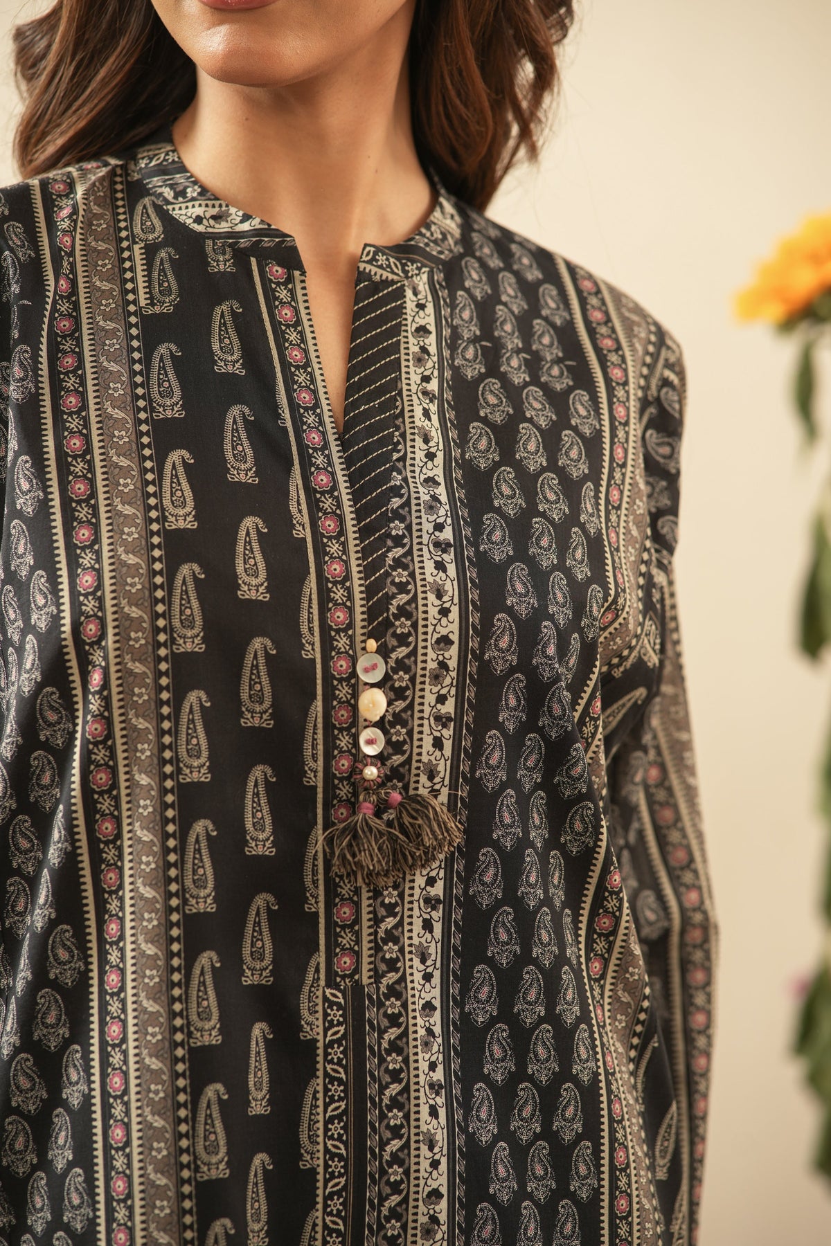 PRINTED LAWN UNSTITCHED 3 PIECE SUIT