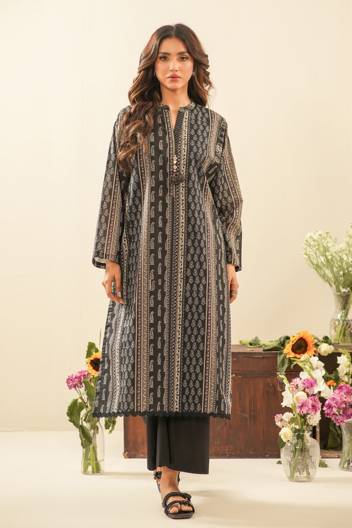 PRINTED LAWN UNSTITCHED 3 PIECE SUIT