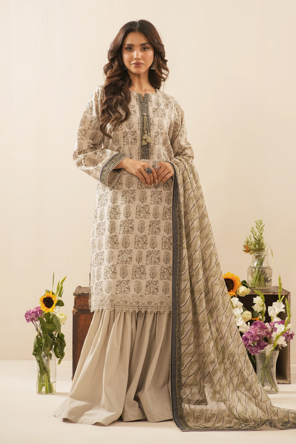 PRINTED LAWN UNSTITCHED 3 PIECE SUIT