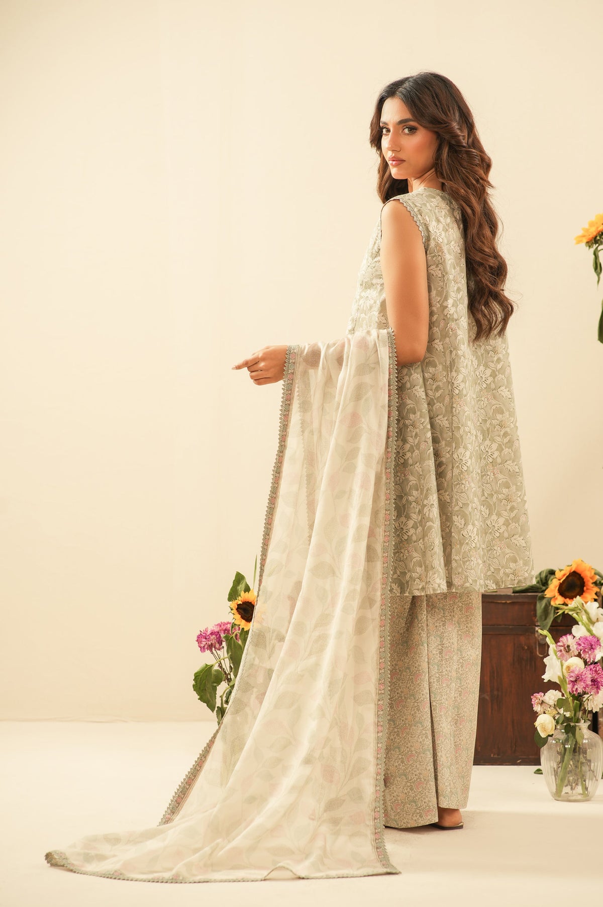 PRINTED LAWN UNSTITCHED 3 PIECE SUIT