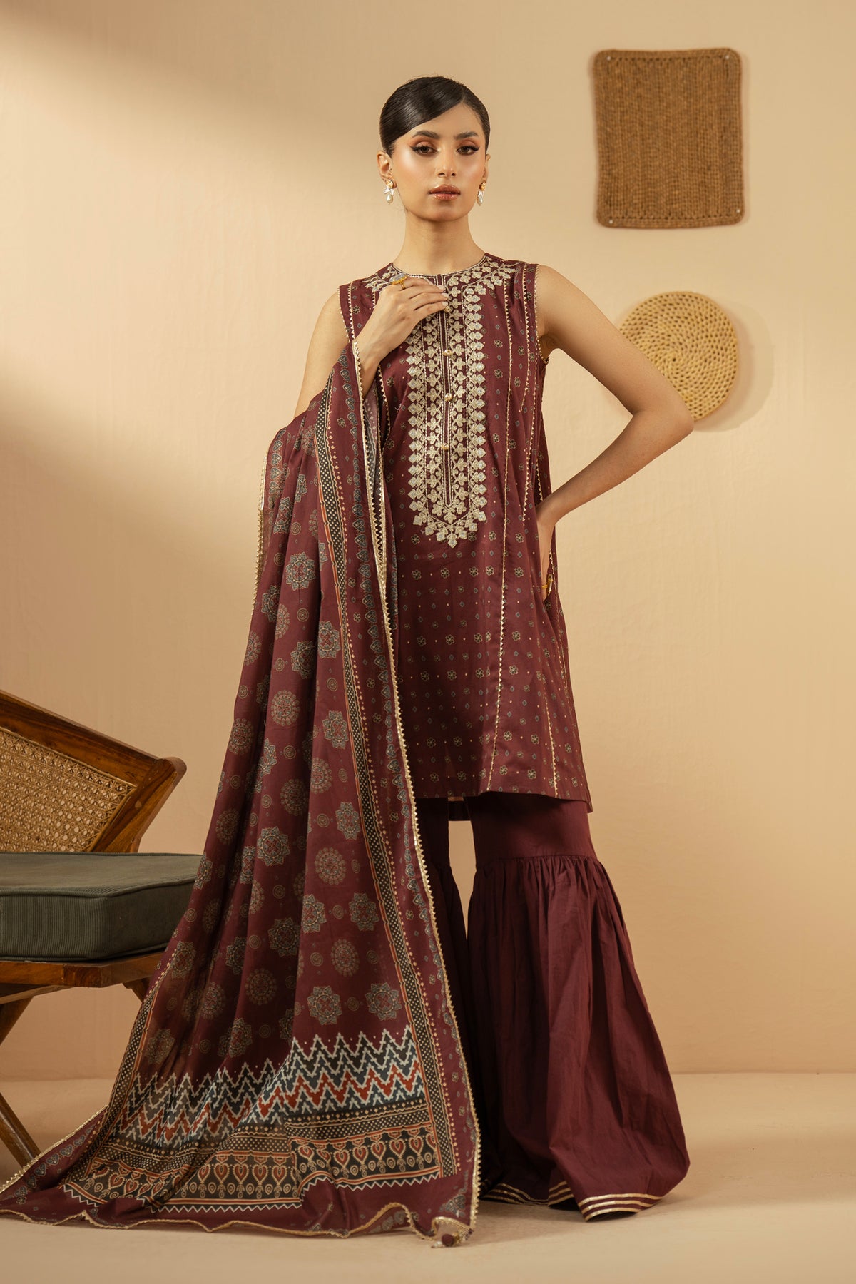 EMBROIDERED LAWN UNSTITCHED 3 PIECE SUIT