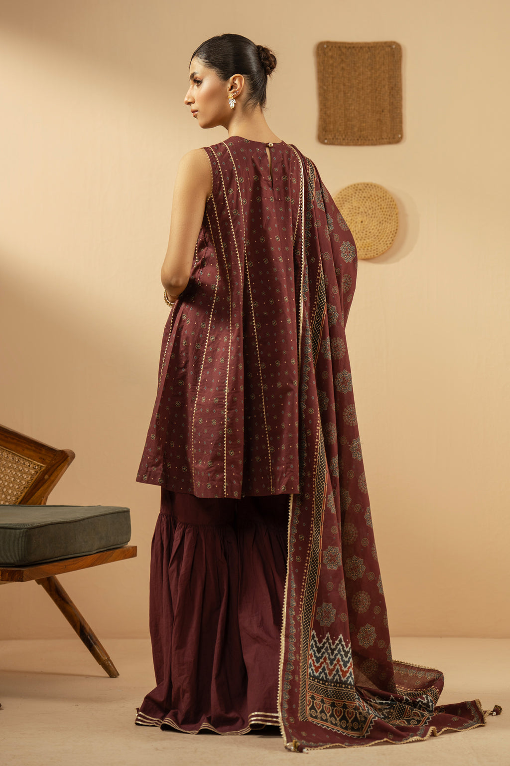 EMBROIDERED LAWN UNSTITCHED 3 PIECE SUIT