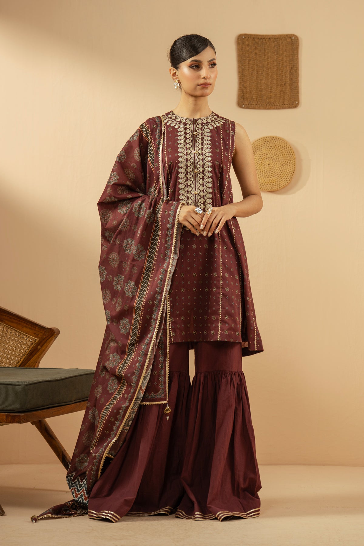 EMBROIDERED LAWN UNSTITCHED 3 PIECE SUIT