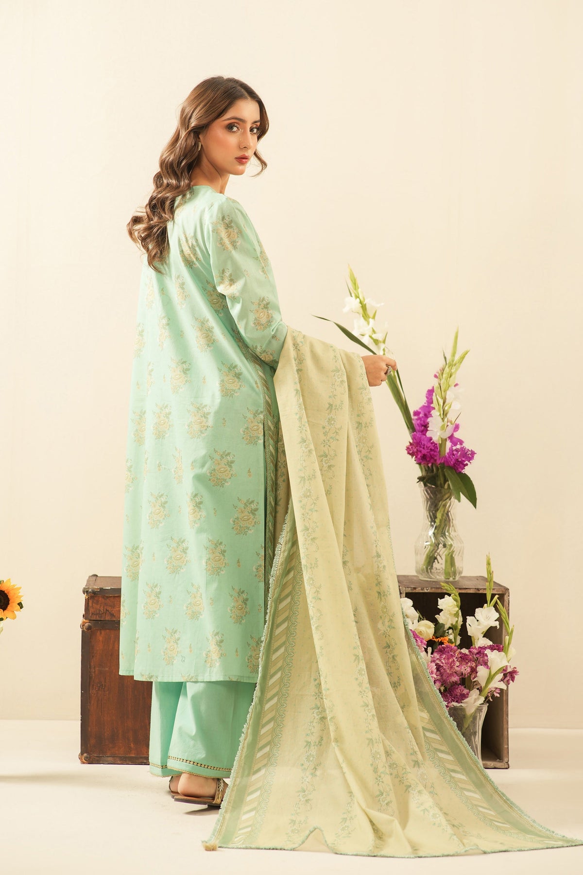 PRINTED LAWN UNSTITCHED 3 PIECE SUIT