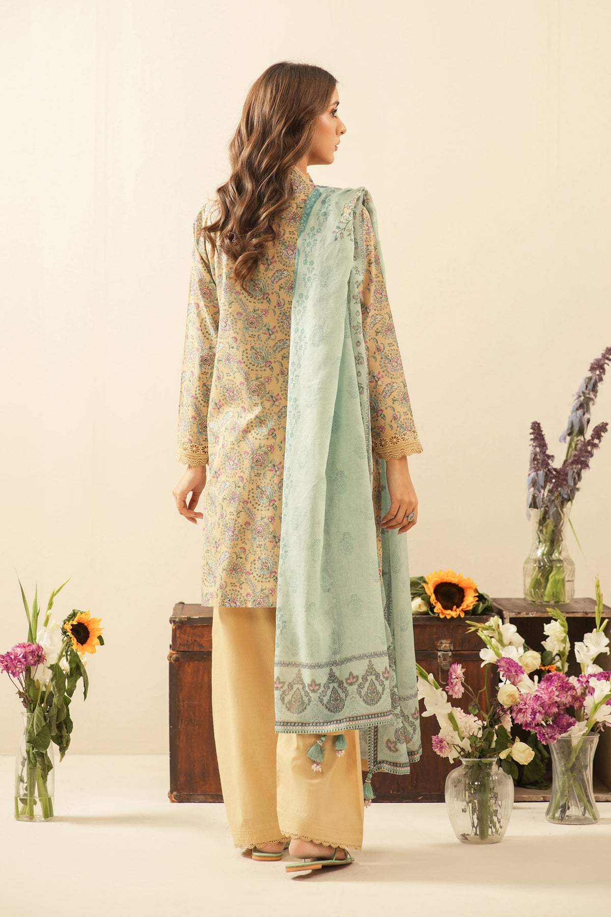 PRINTED LAWN UNSTITCHED 3 PIECE SUIT