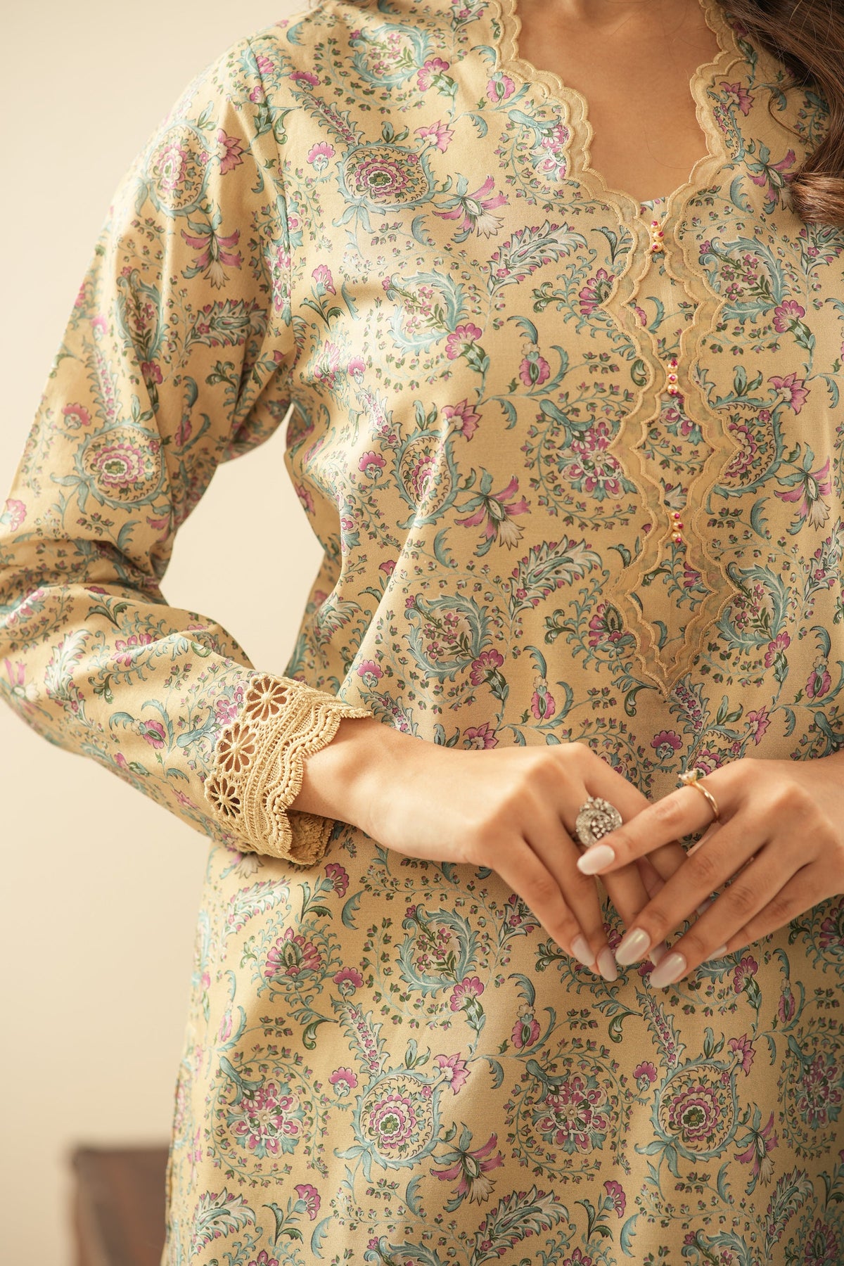 PRINTED LAWN UNSTITCHED 3 PIECE SUIT