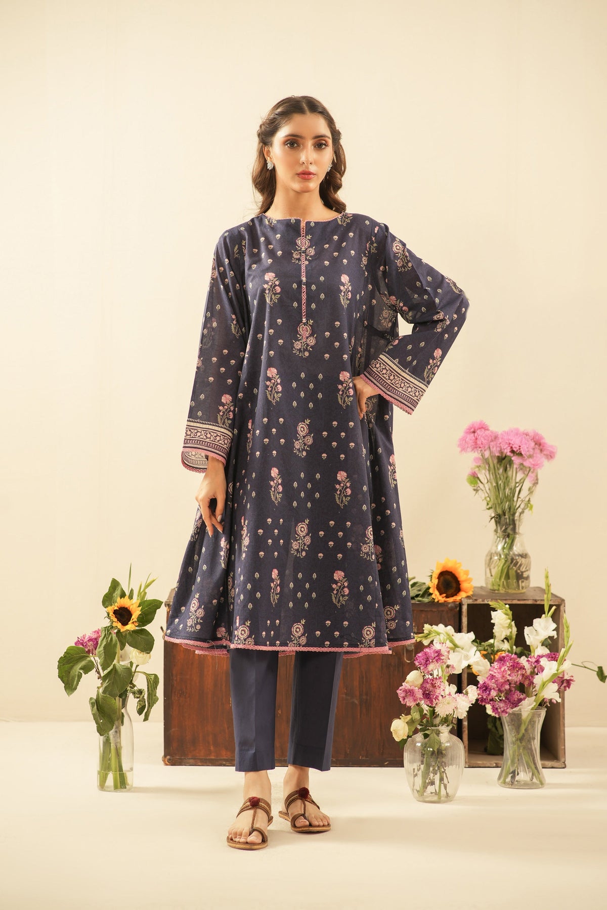 PRINTED LAWN UNSTITCHED 3 PIECE SUIT