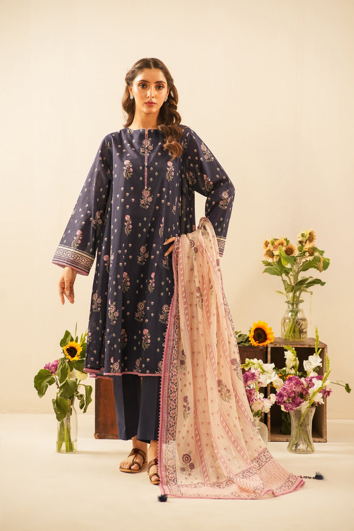 PRINTED LAWN UNSTITCHED 3 PIECE SUIT