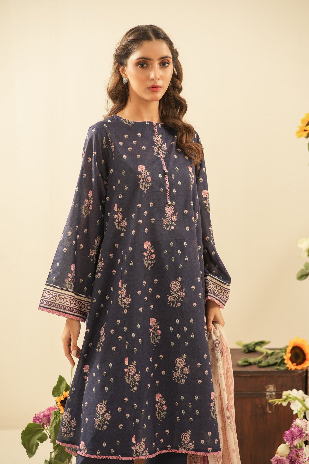 PRINTED LAWN UNSTITCHED 3 PIECE SUIT