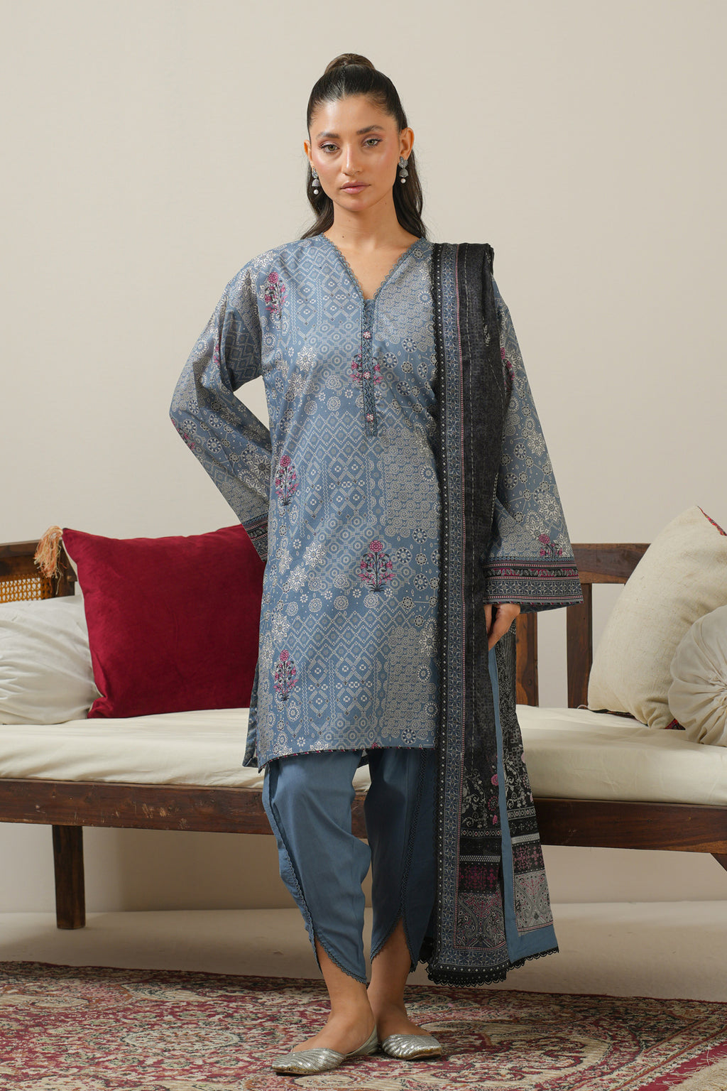 PRINTED LAWN UNSTITCHED 3 PIECE SUIT