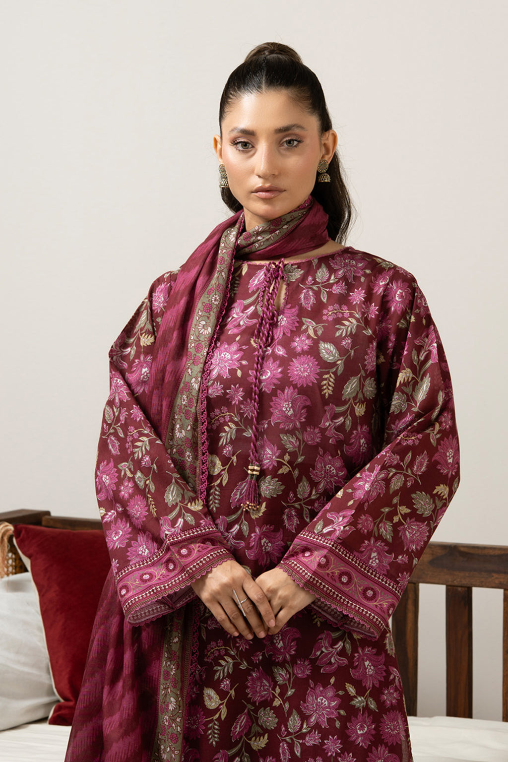 PRINTED LAWN UNSTITCHED 3 PIECE SUIT