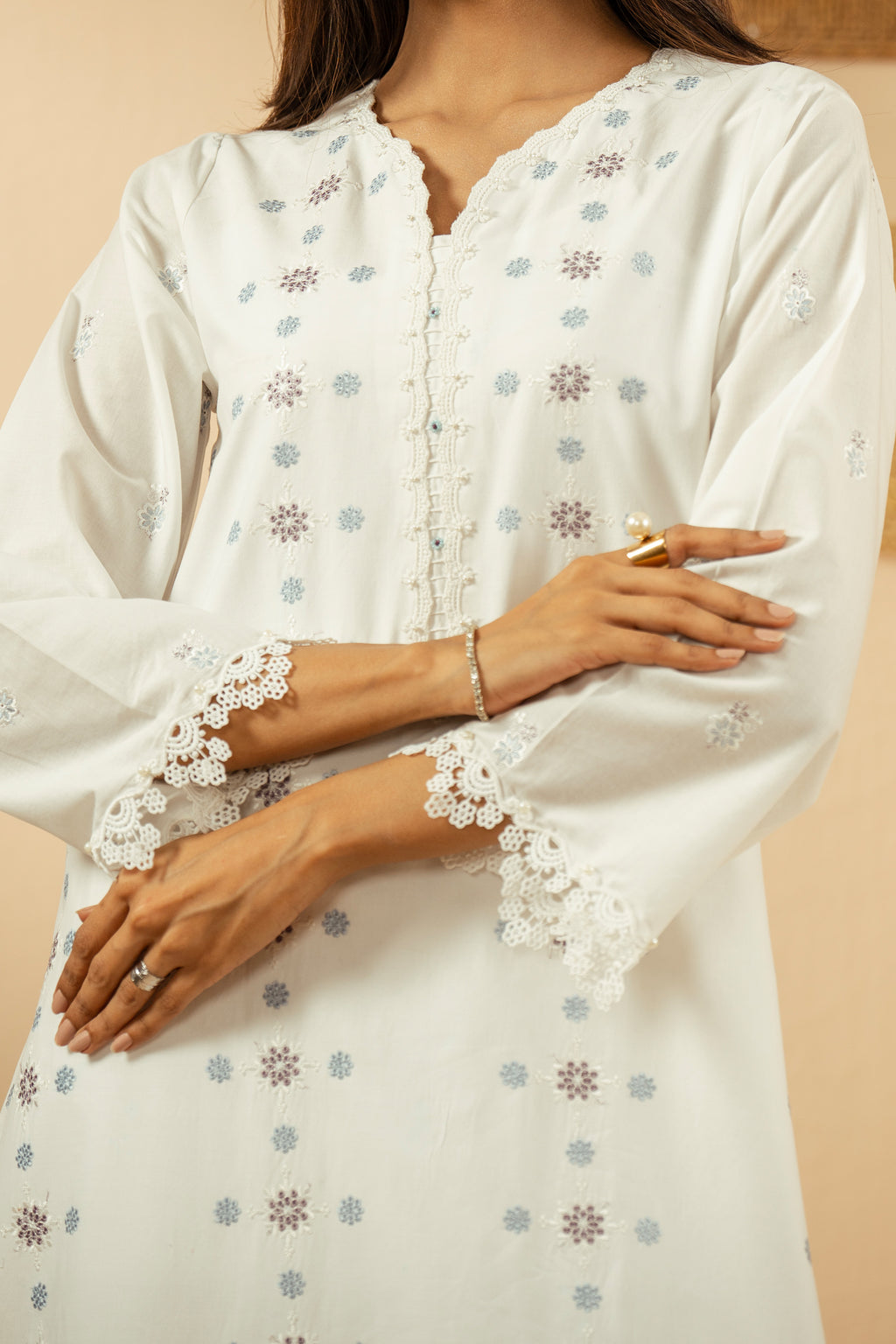 EMBROIDERED CHIKANKARI UNSTITCHED 3 PIECE SUIT