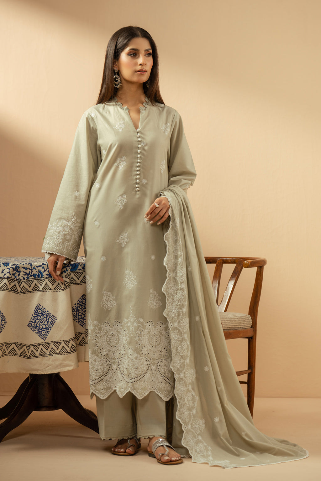 EMBROIDERED CHIKANKARI UNSTITCHED 3 PIECE SUIT
