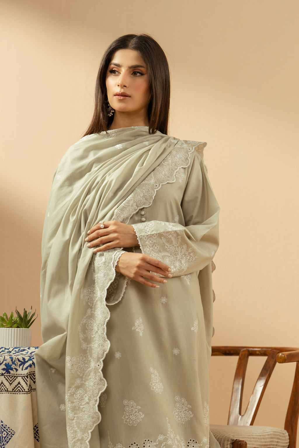 EMBROIDERED CHIKANKARI UNSTITCHED 3 PIECE SUIT