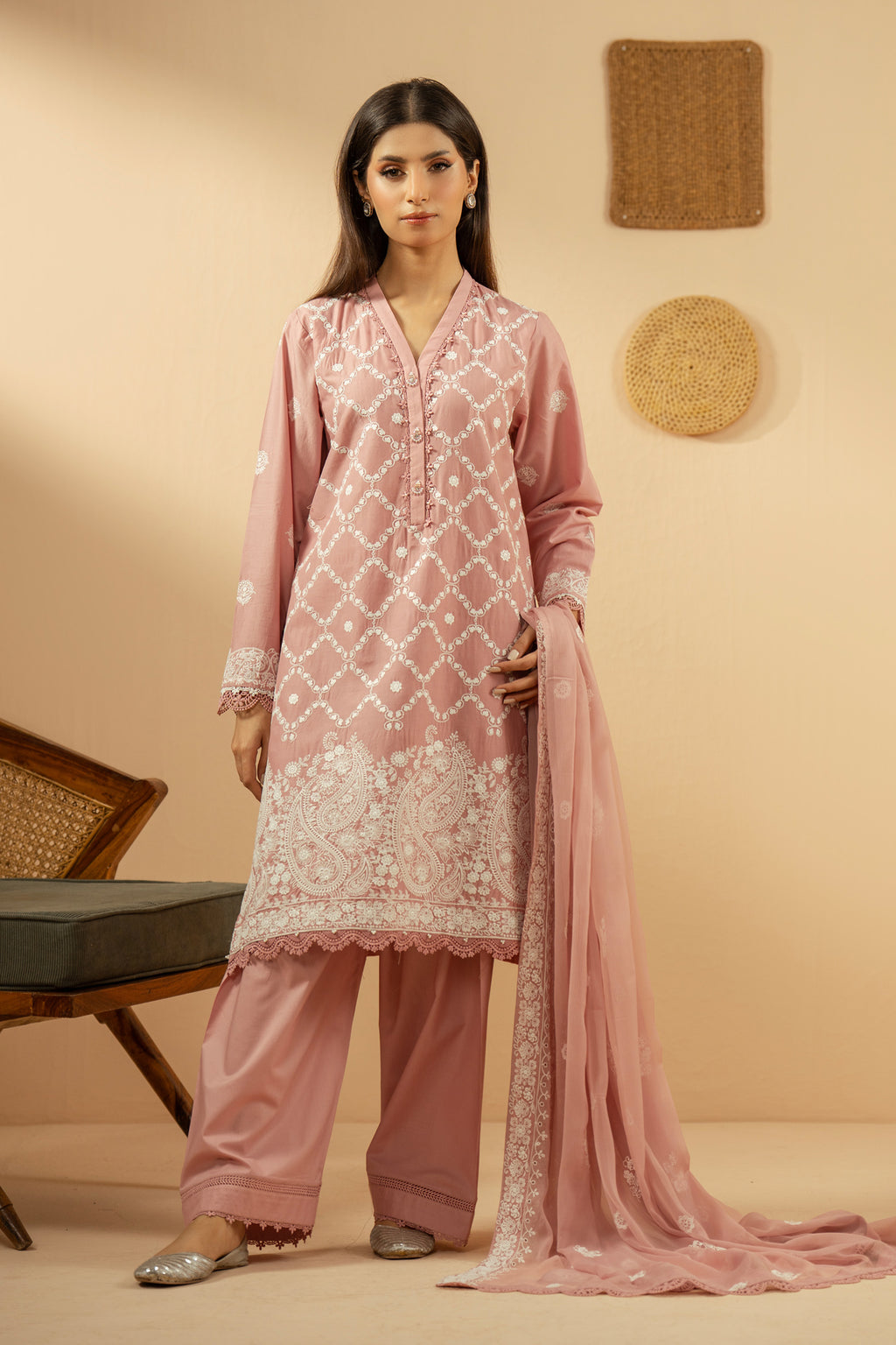 EMBROIDERED CHIKANKARI UNSTITCHED 3 PIECE SUIT