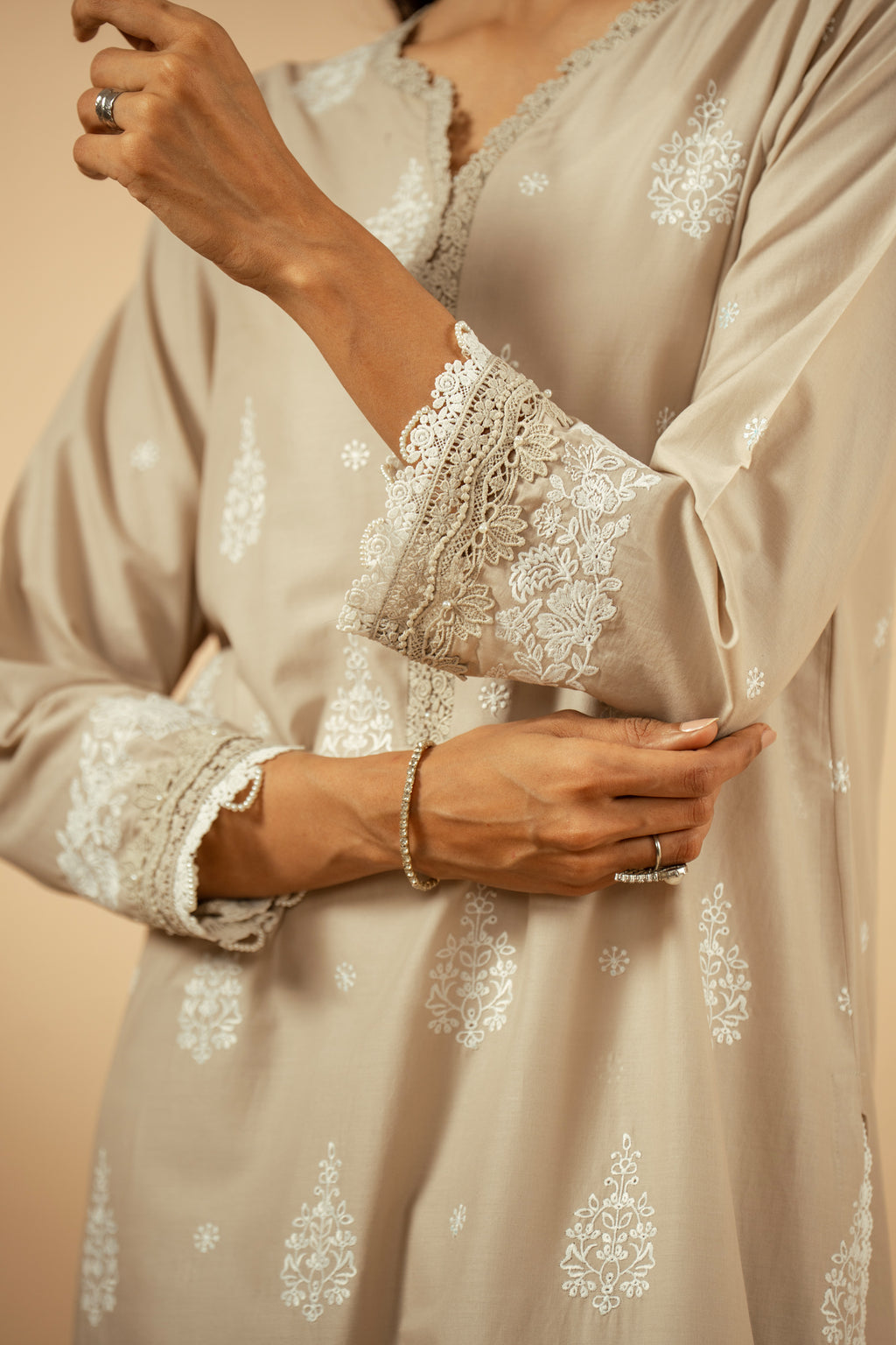 EMBROIDERED CHIKANKARI UNSTITCHED 3 PIECE SUIT