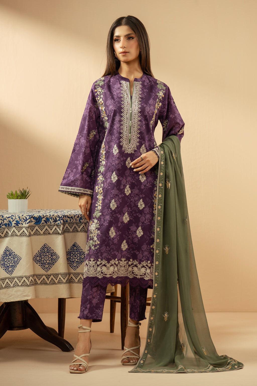 EMBROIDERED LAWN UNSTITCHED 3 PIECE SUIT