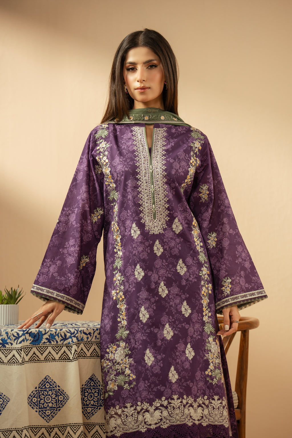 EMBROIDERED LAWN UNSTITCHED 3 PIECE SUIT