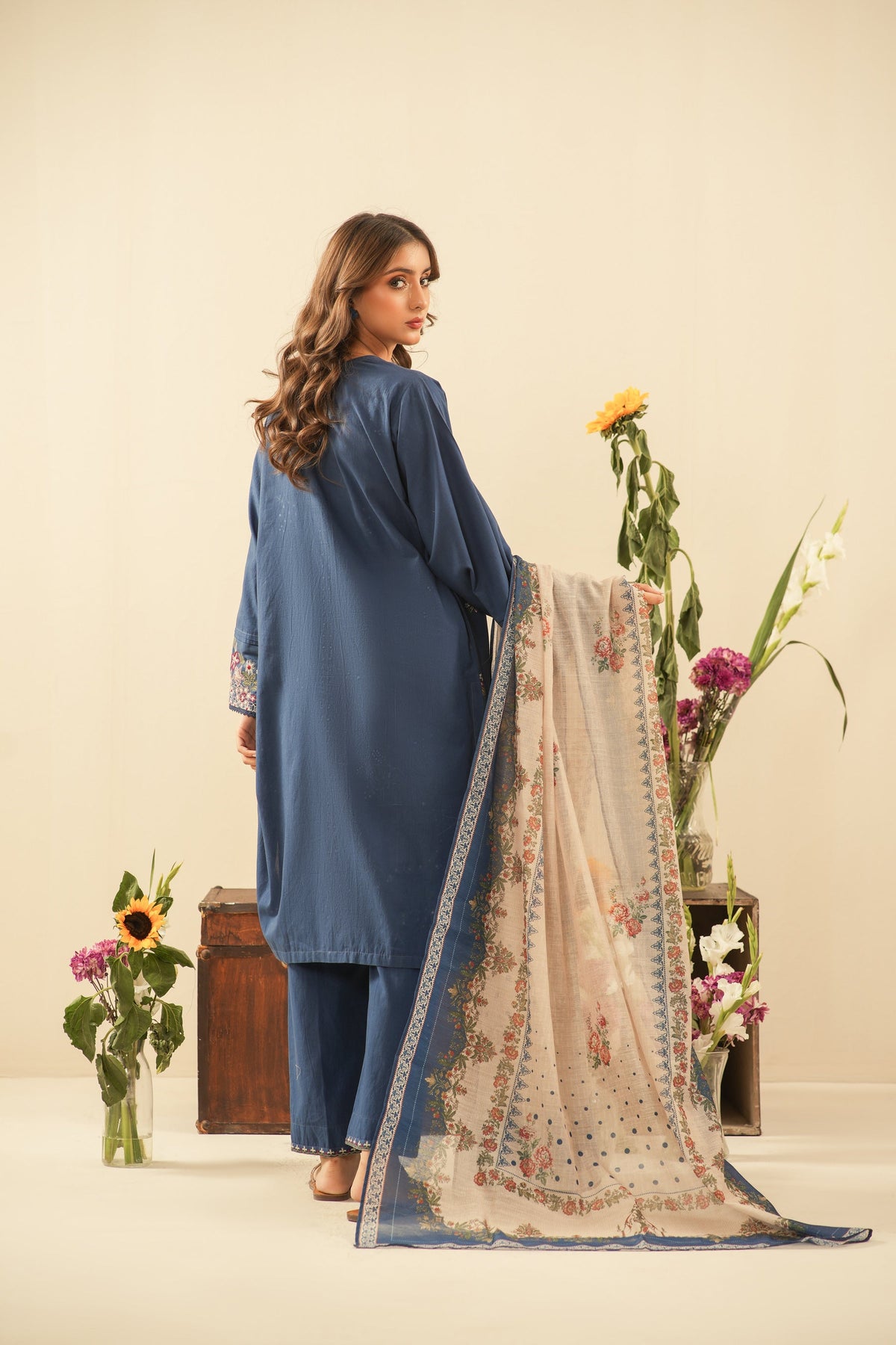 EMBROIDERED CAMBRIC UNSTITCHED 3 PIECE SUIT