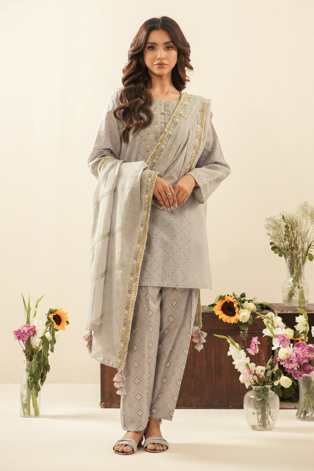 EMBROIDERED CAMBRIC UNSTITCHED 3 PIECE SUIT
