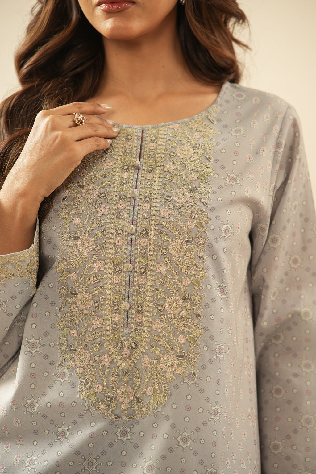 EMBROIDERED CAMBRIC UNSTITCHED 3 PIECE SUIT