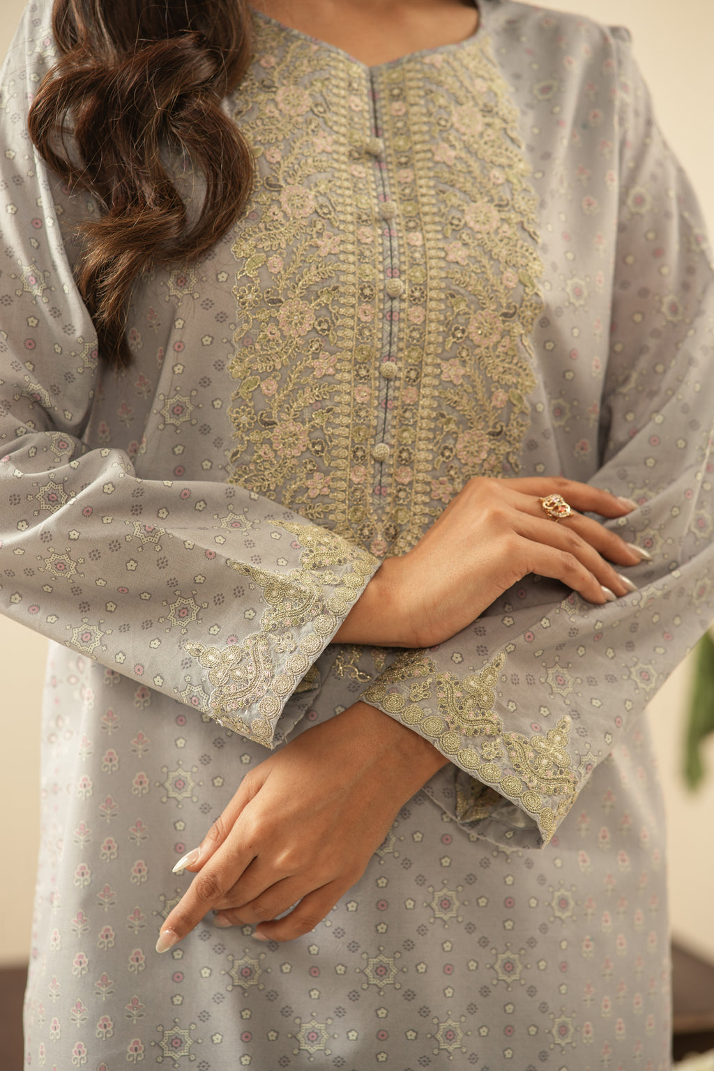 EMBROIDERED CAMBRIC UNSTITCHED 3 PIECE SUIT