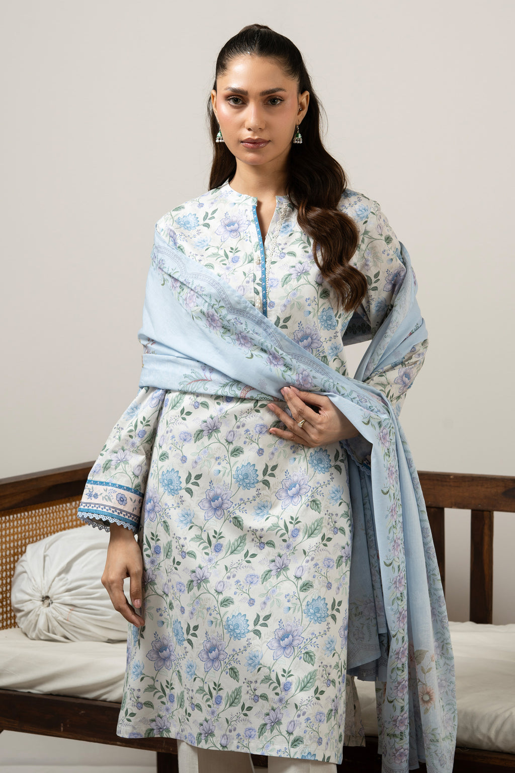 PRINTED LAWN UNSTITCHED 3 PIECE SUIT