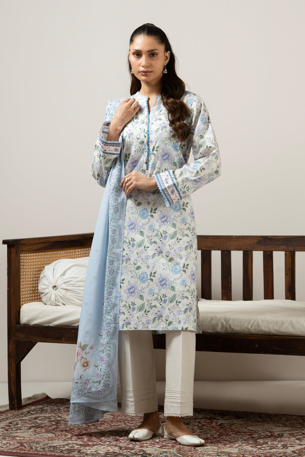 PRINTED LAWN UNSTITCHED 3 PIECE SUIT