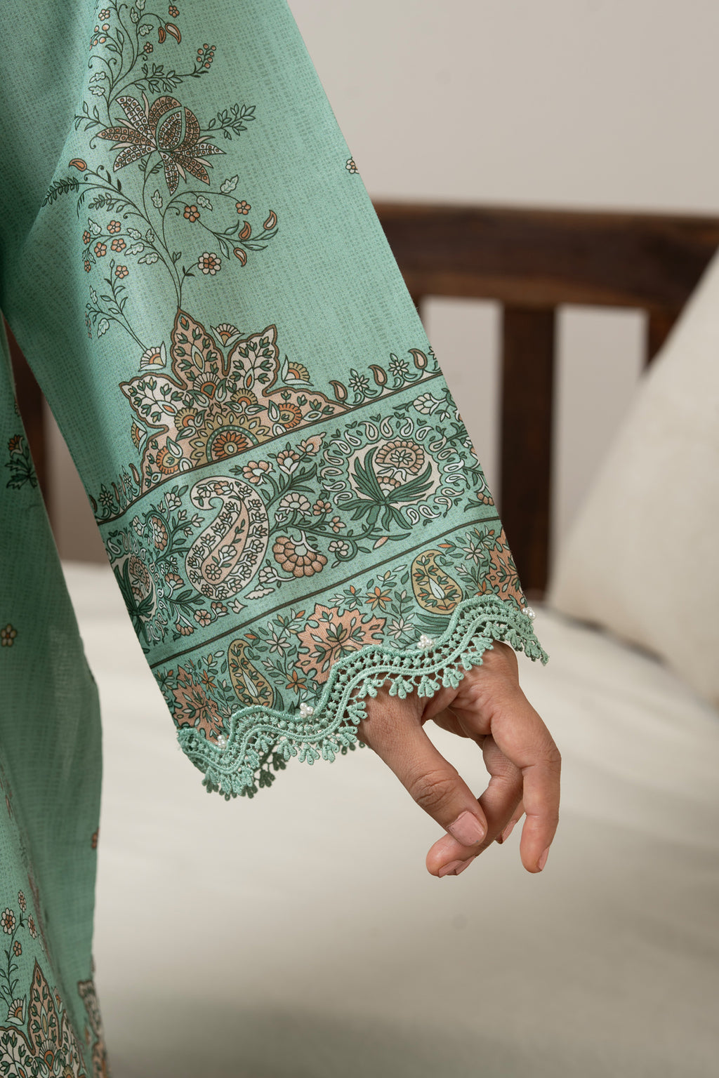 EMBROIDERED LAWN UNSTITCHED 3 PIECE SUIT