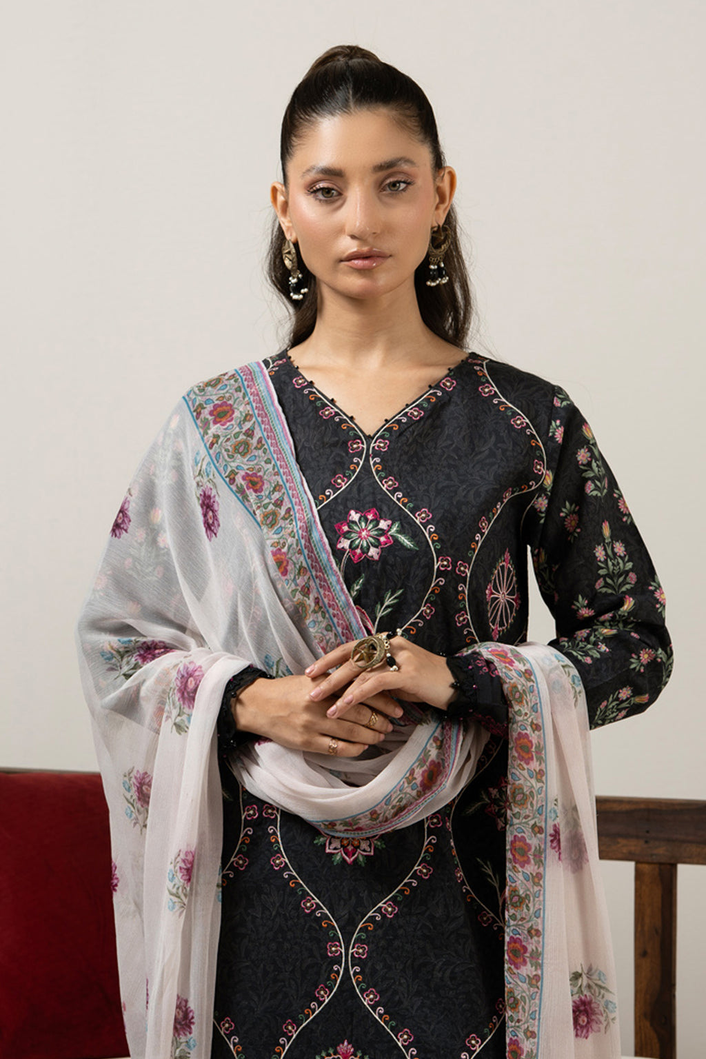 EMBROIDERED LAWN UNSTITCHED 3 PIECE SUIT