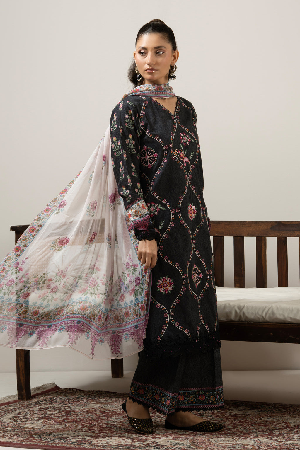 EMBROIDERED LAWN UNSTITCHED 3 PIECE SUIT