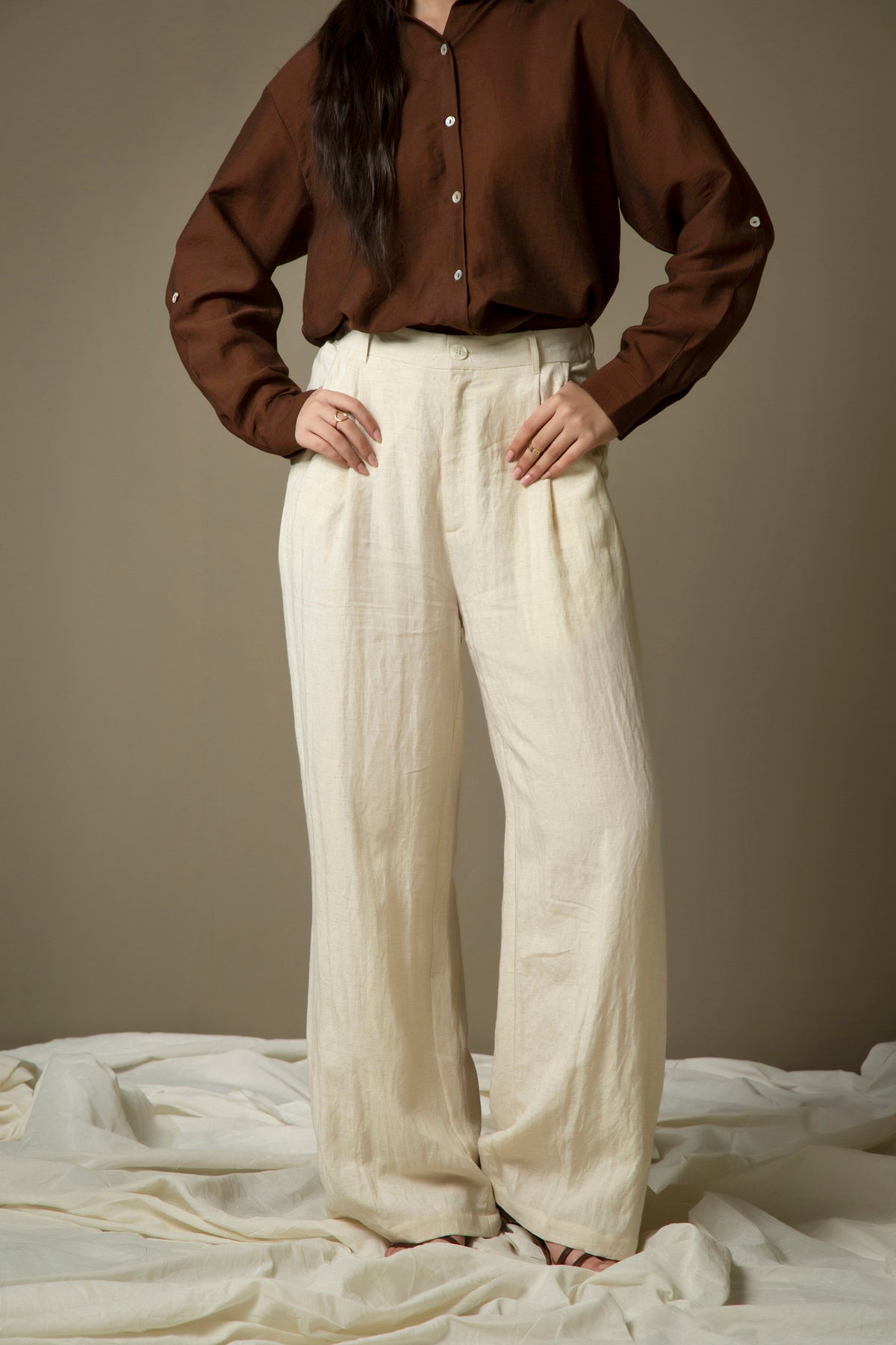 LOOSE FIT PLEATED PANT
