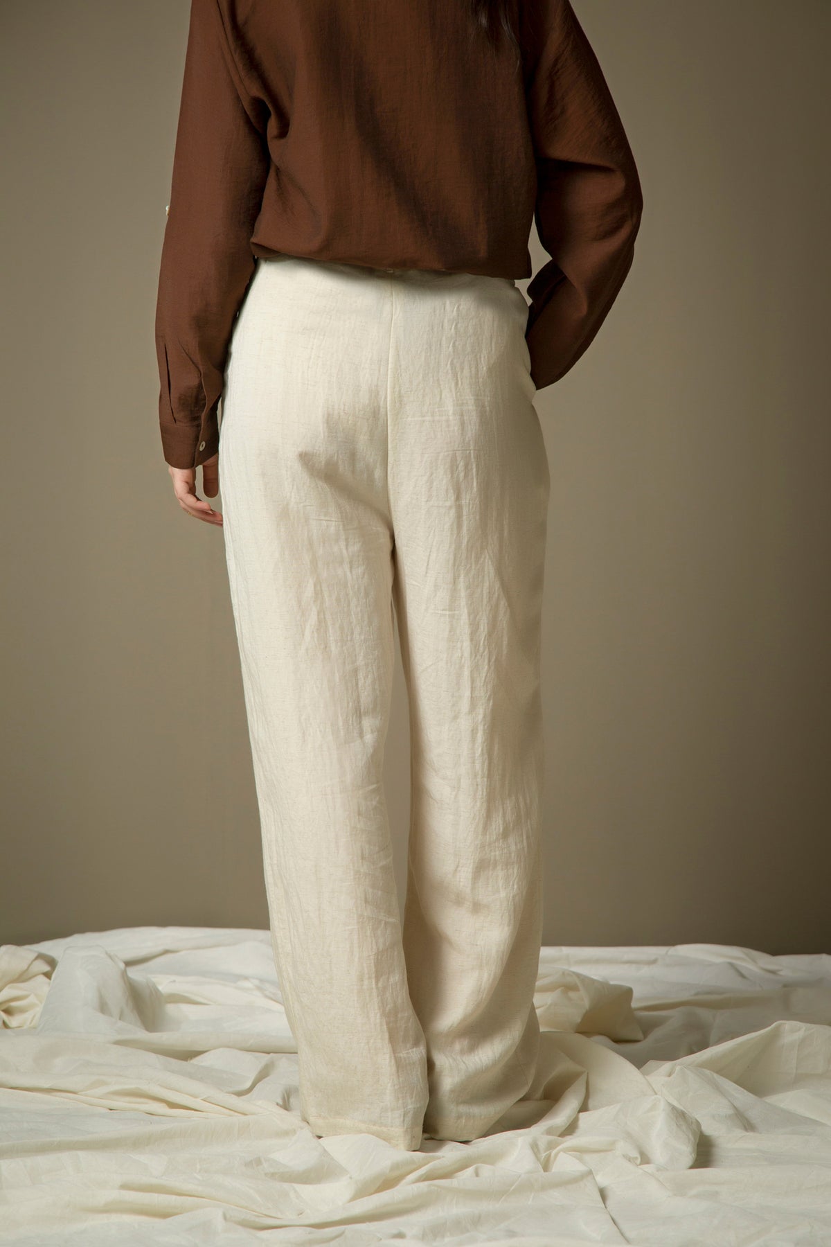 LOOSE FIT PLEATED PANT