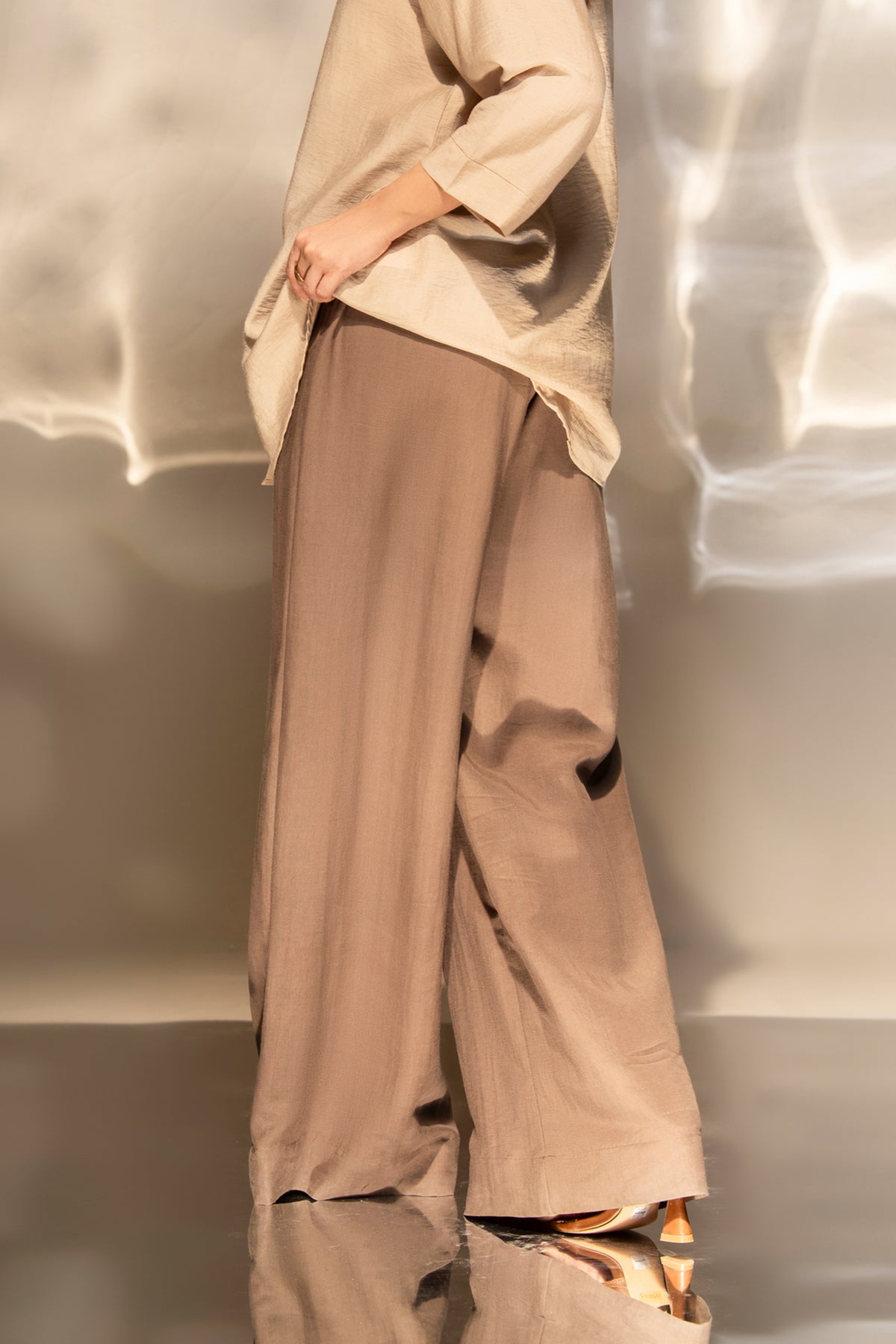 LOOSE FIT PLEATED PANT