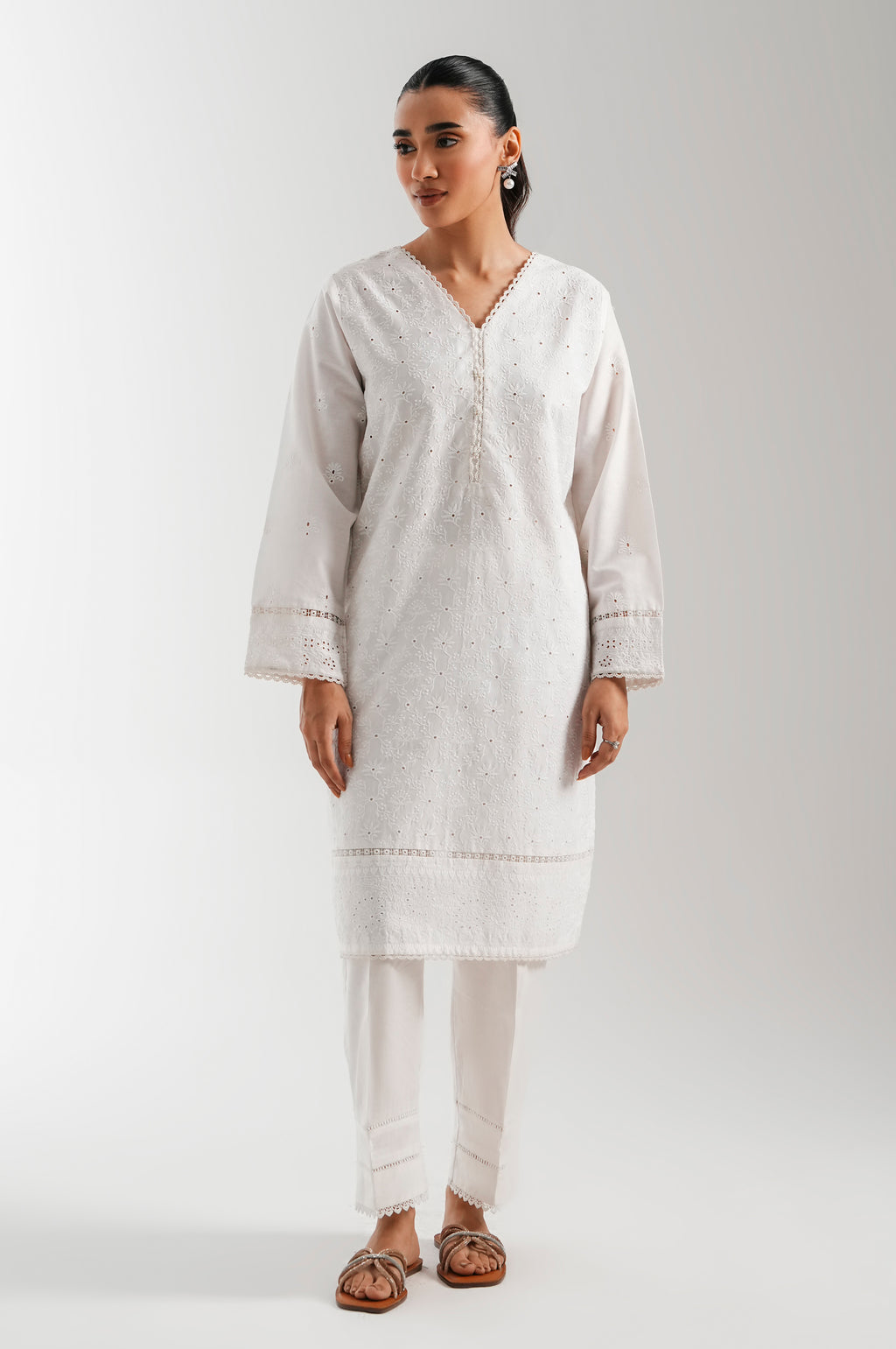 STITTCHED 1 PIECE EMBROIDERED POPLIN CHIKANKARI TOP