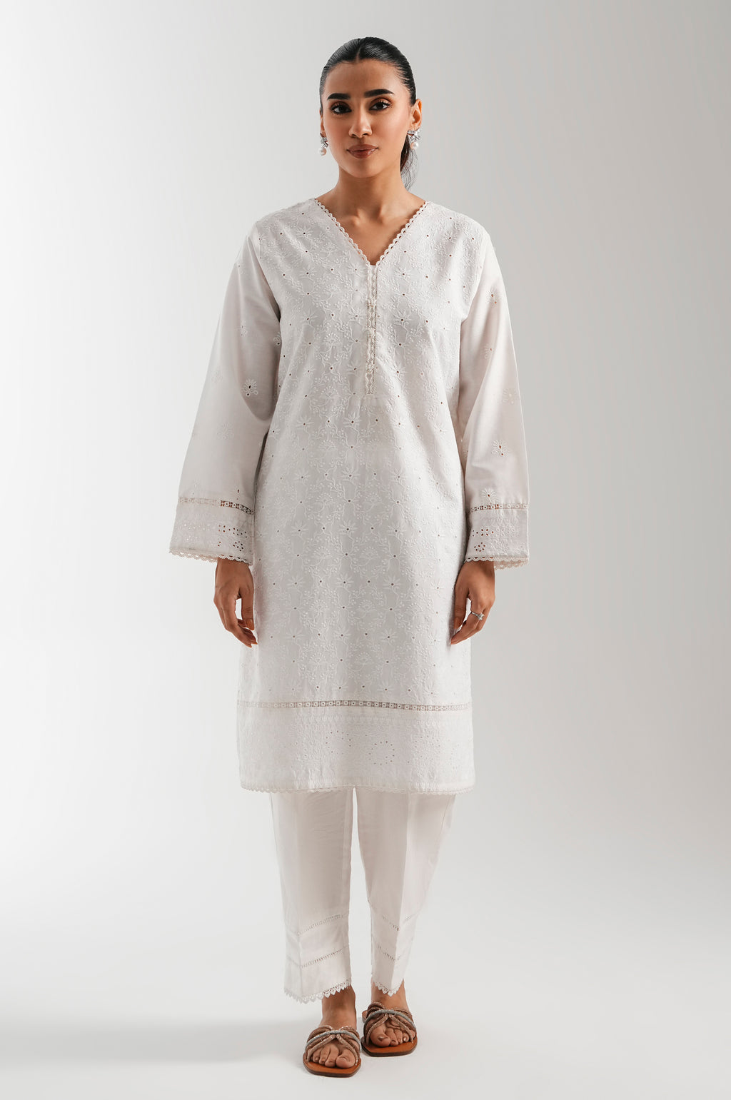 STITTCHED 1 PIECE EMBROIDERED POPLIN CHIKANKARI TOP