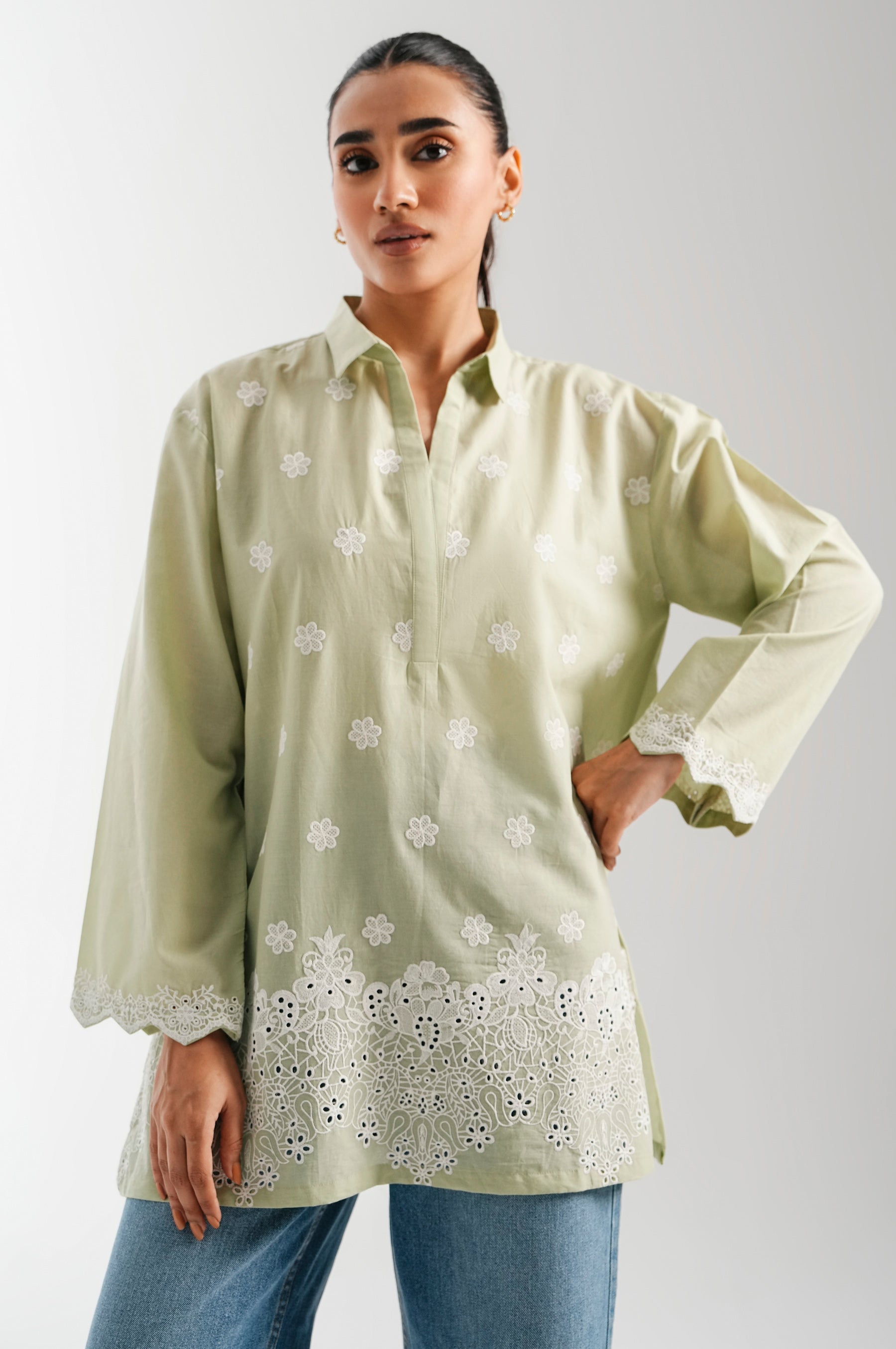 STITCHED CHIKANKARI TOP