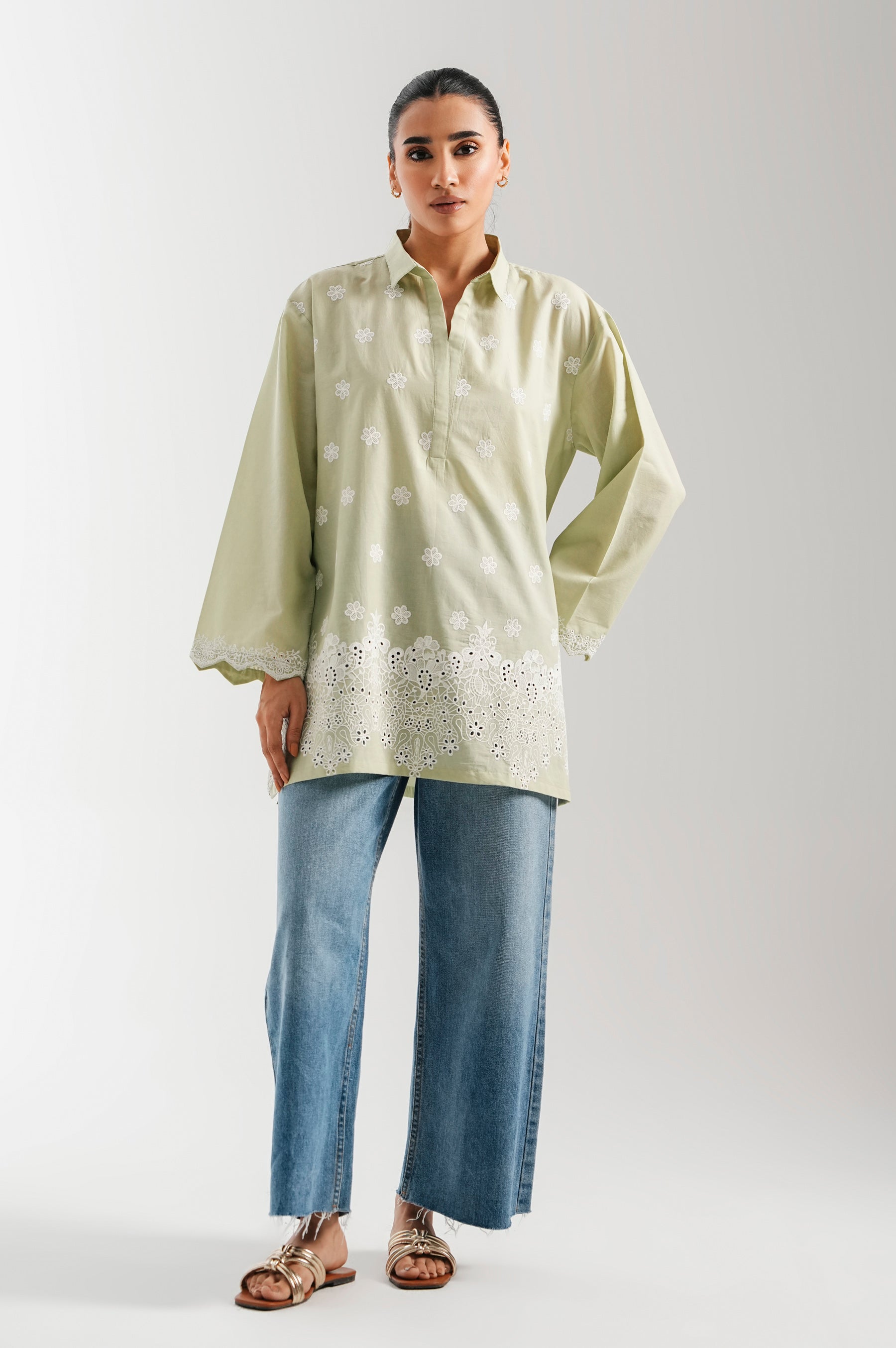 STITCHED CHIKANKARI TOP