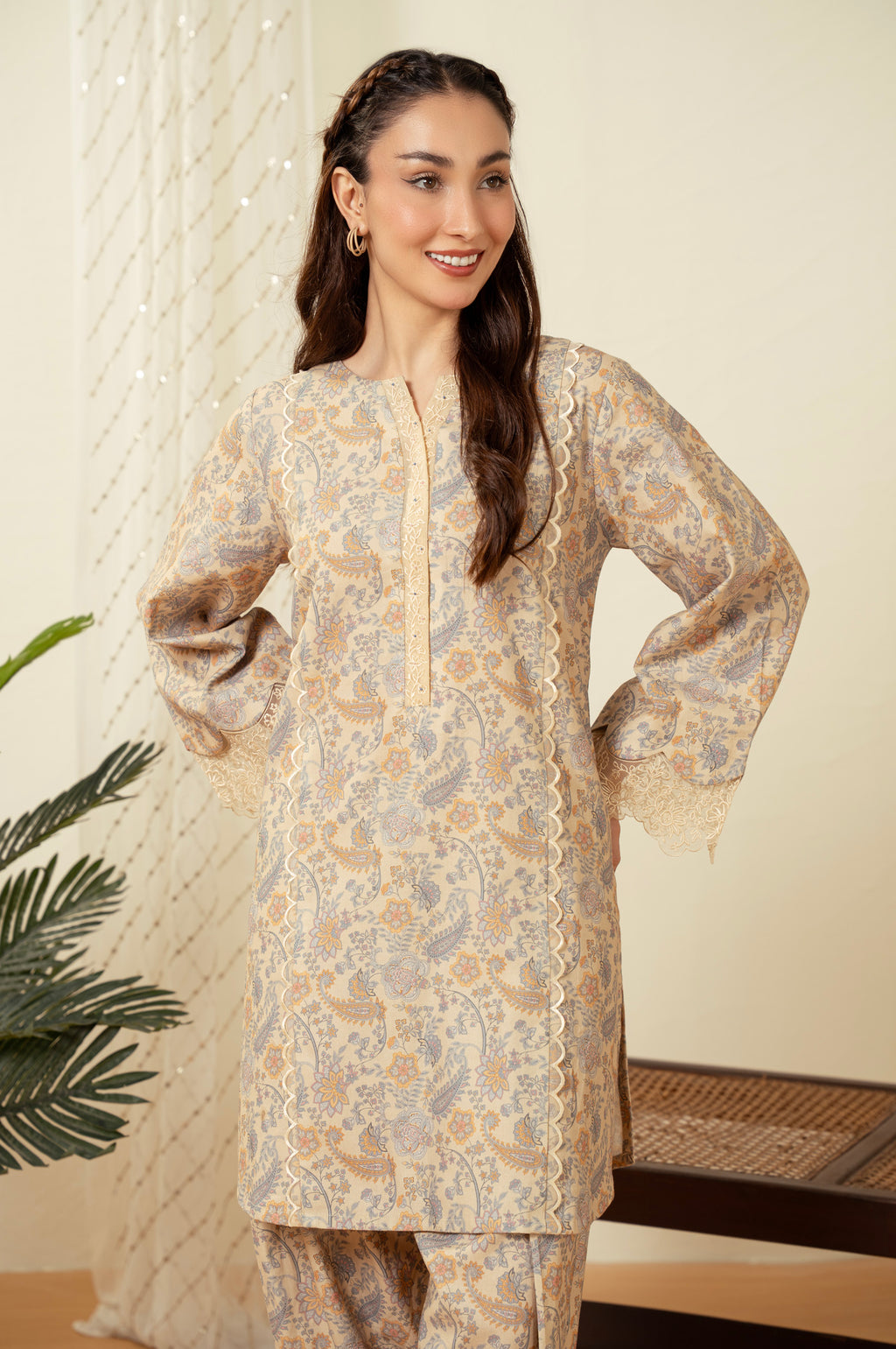 STITCHED EMBROIDERED SHIRT BOTTOM