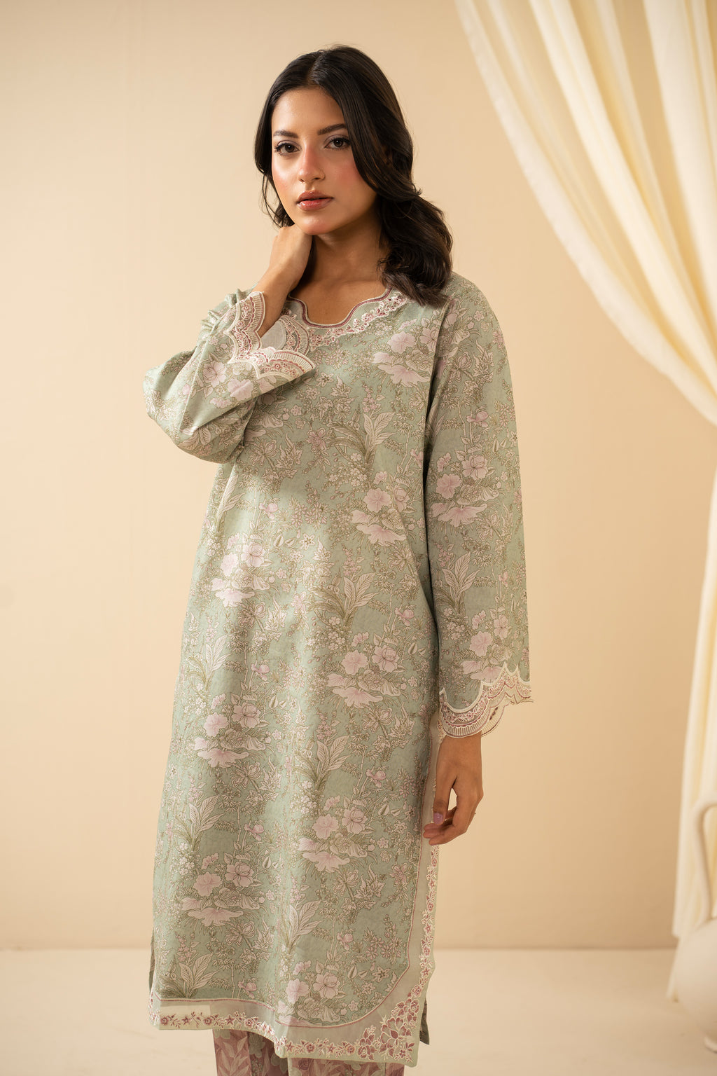 STITCHED EMBROIDERED SHIRT BOTTOM