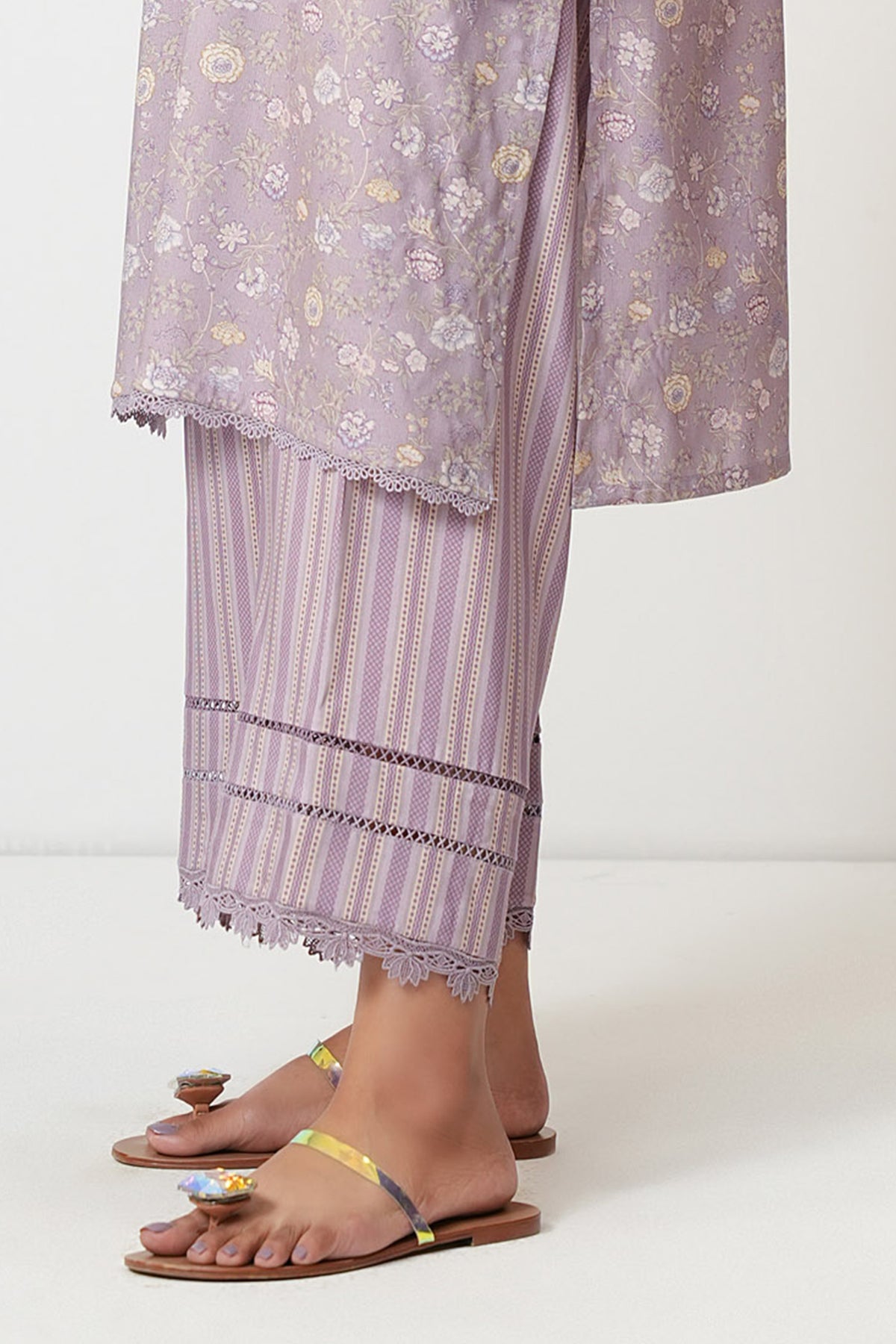 EMBELLISHED TROUSER