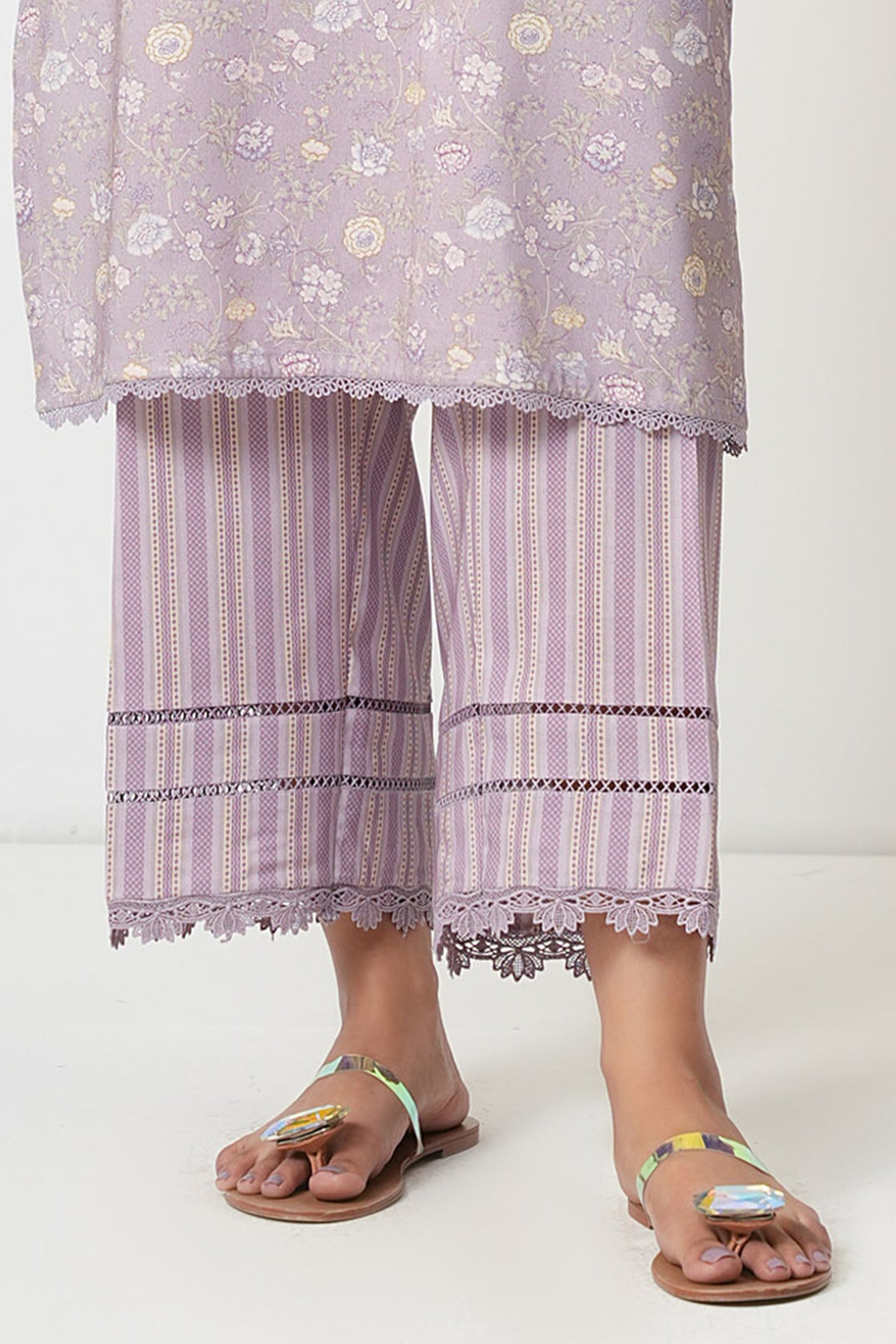 EMBELLISHED TROUSER